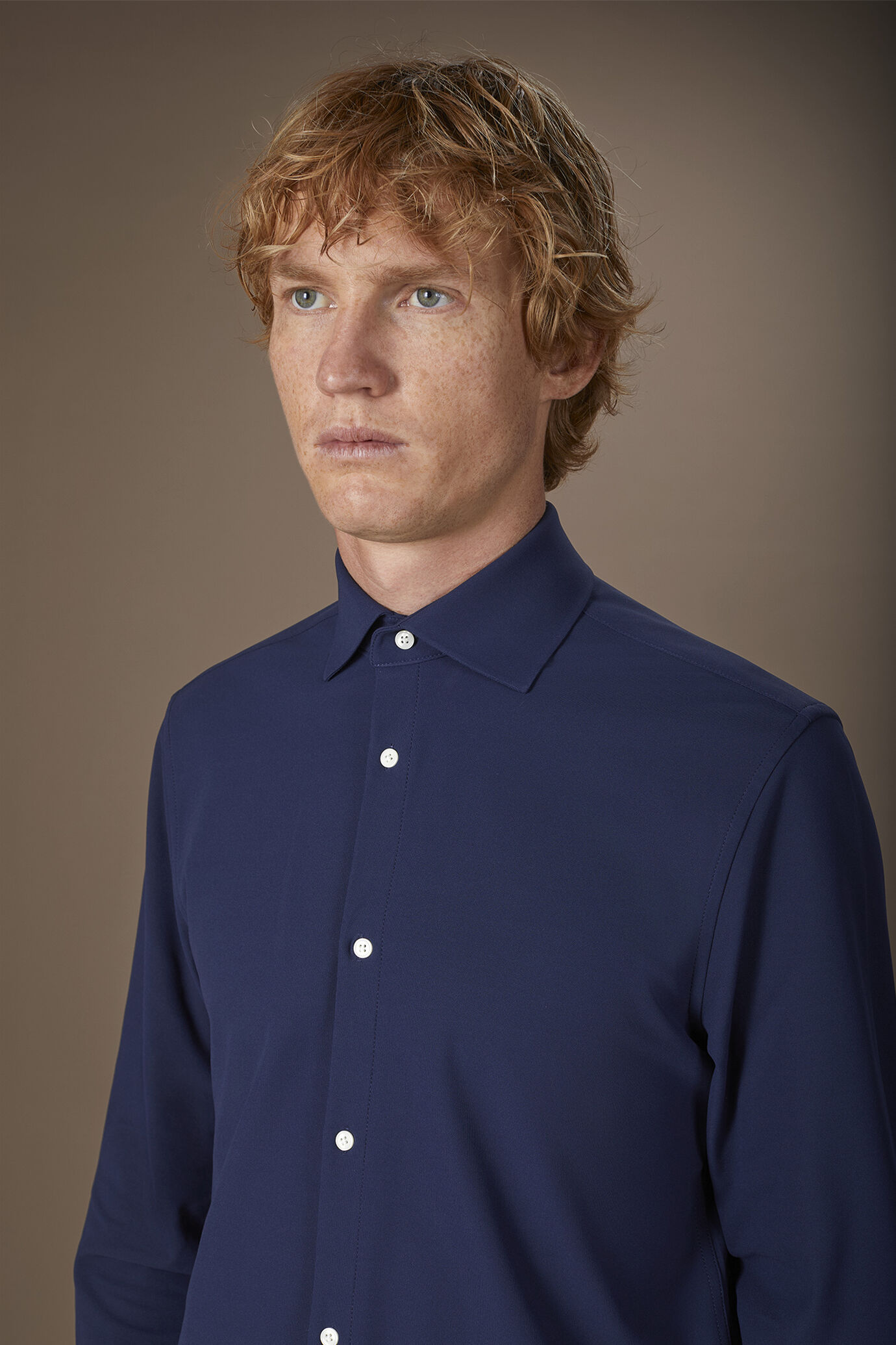 Camicia uomo stretch con collo classico in tessuto Oxford image number 2