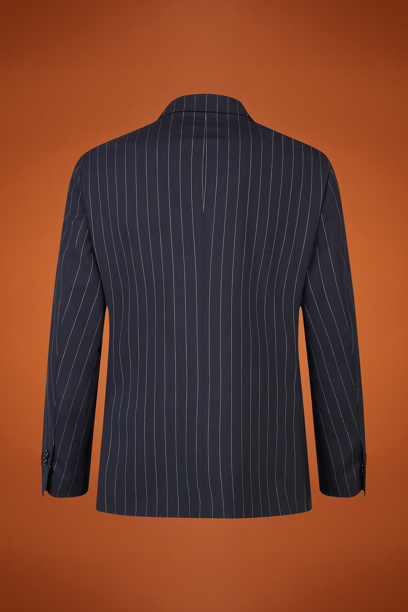 Abito uomo monopetto con giacca classica con rever a lancia in tessuto gessato regular fit image number 5