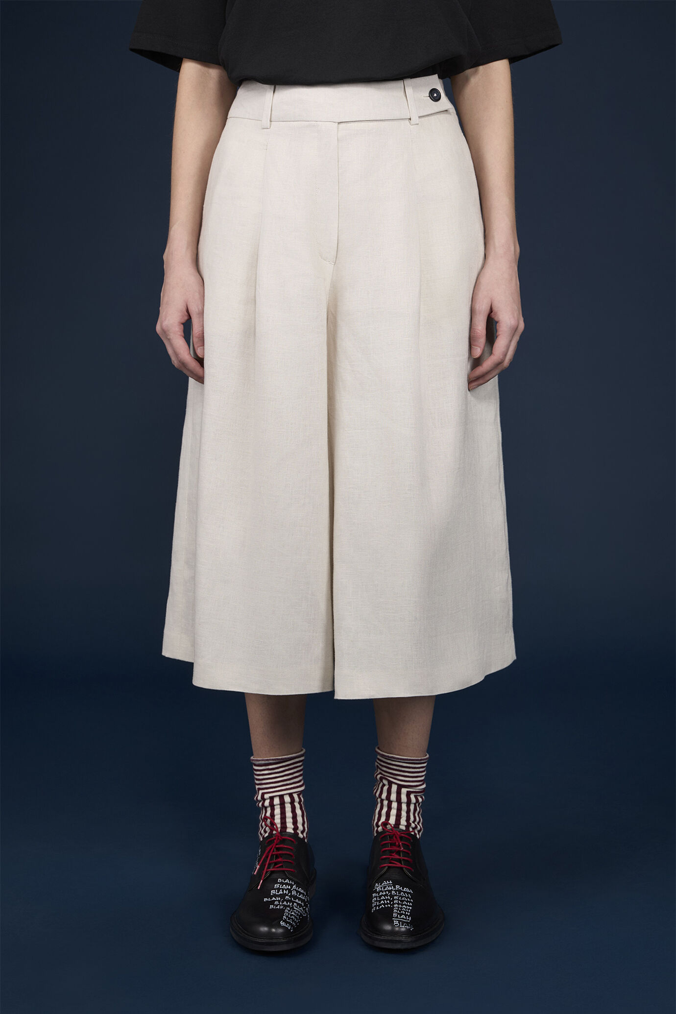 Bermuda skirt with a wide cut 100% linen image number 1