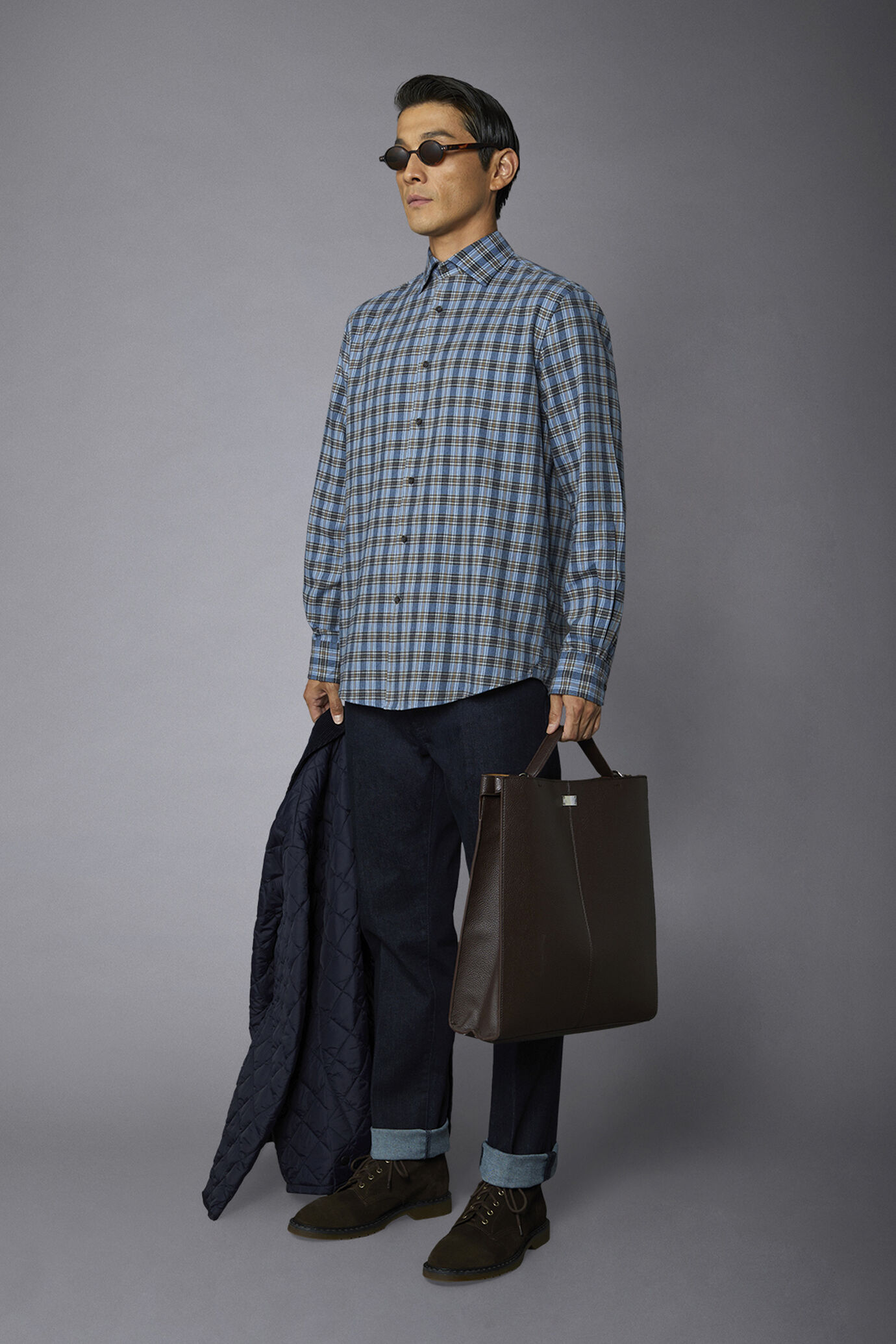 Chemise décontractée à col français et coupe confortable en flanelle à carreaux image number 1
