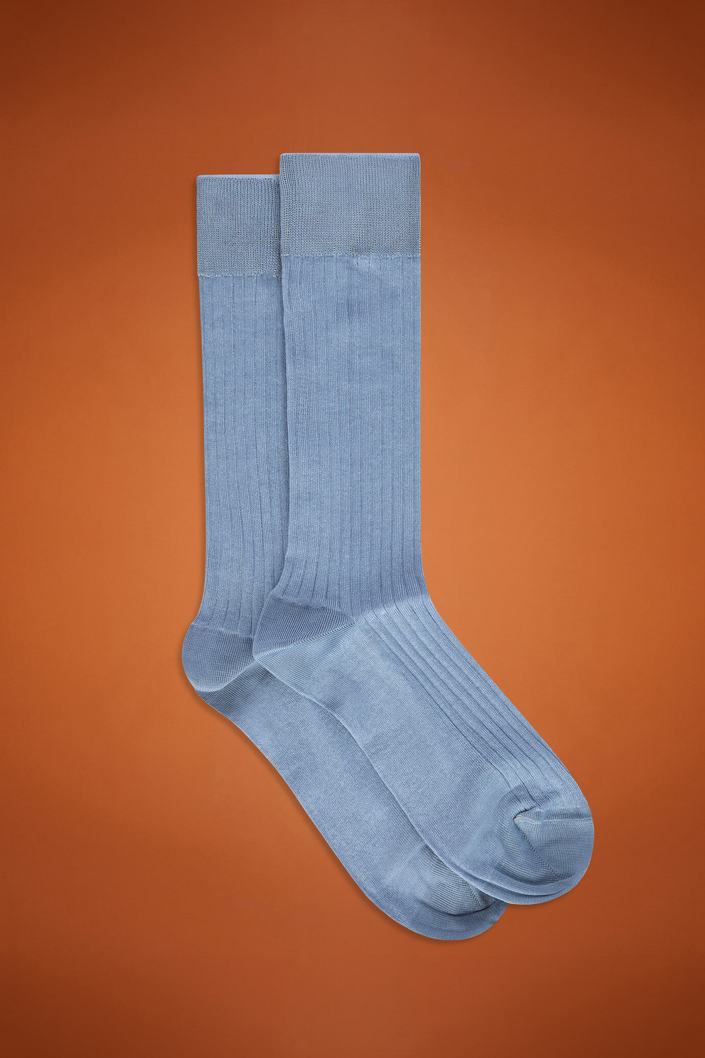 Einfarbige, gerippte Damensocken, hergestellt in Italien