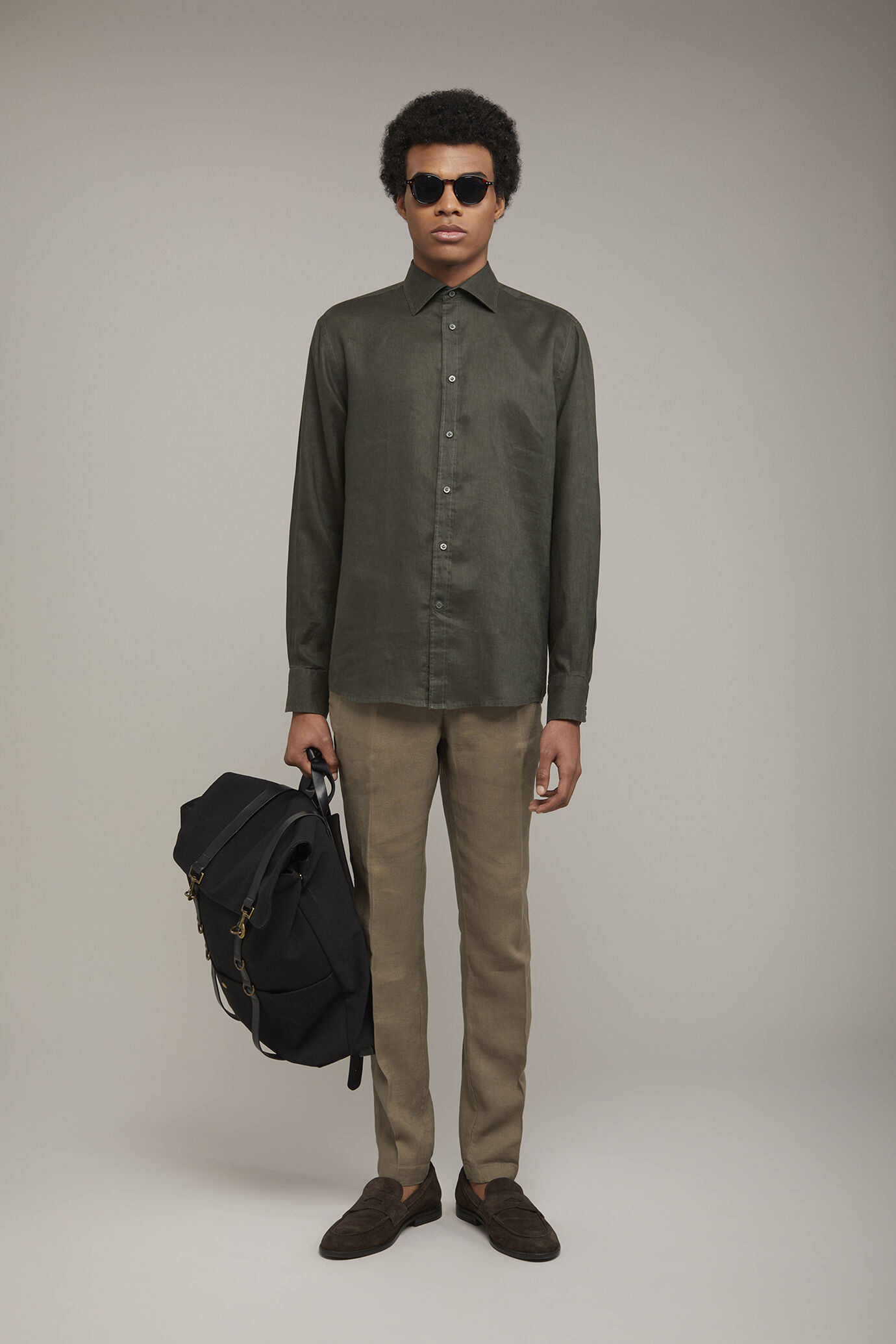 Herren-Freizeithemd mit klassischem Kragen aus 100 % Leinen in bequemer Passform image number 0