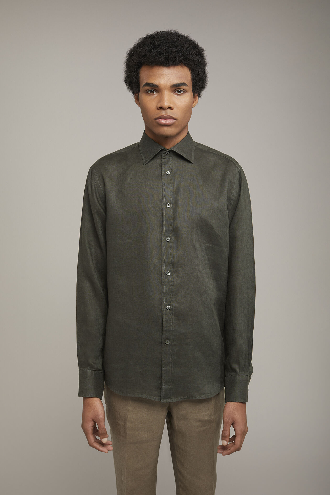 Camicia casual uomo collo classico 100% lino comfort fit image number 2