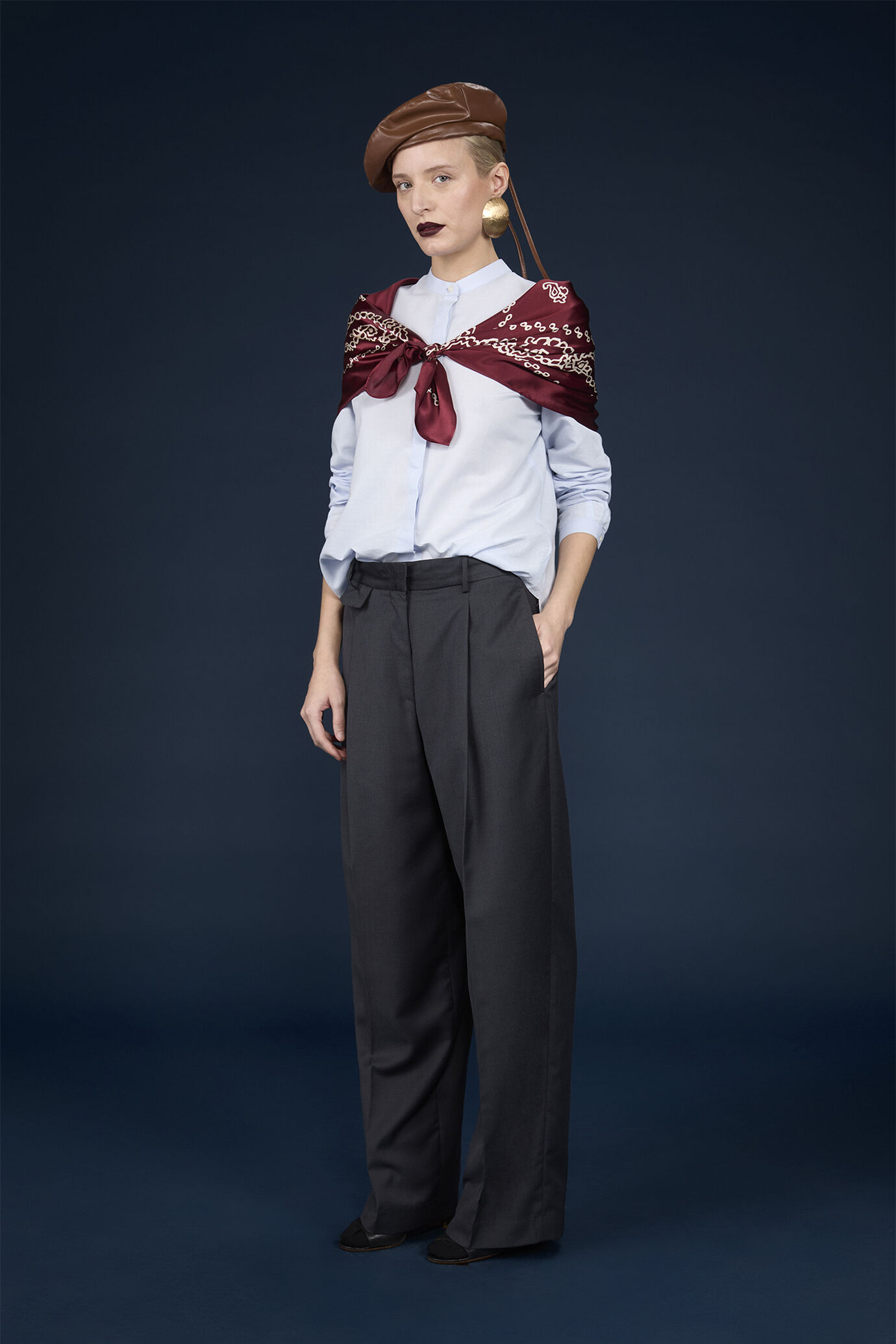 Pantalone classico donna con gamba larga regular fit