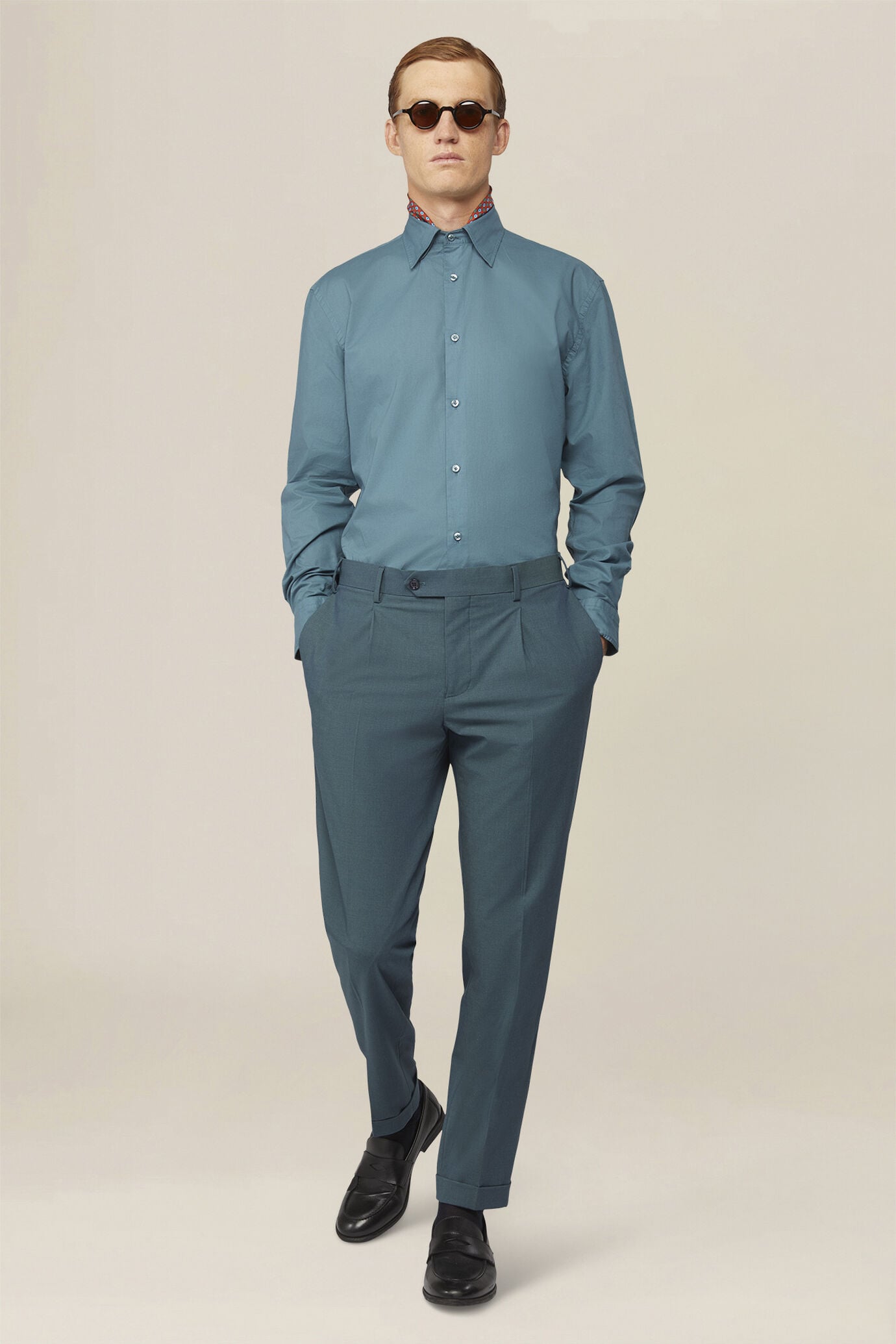 Men's 100% cotton plain shirt with hidden button-down collar