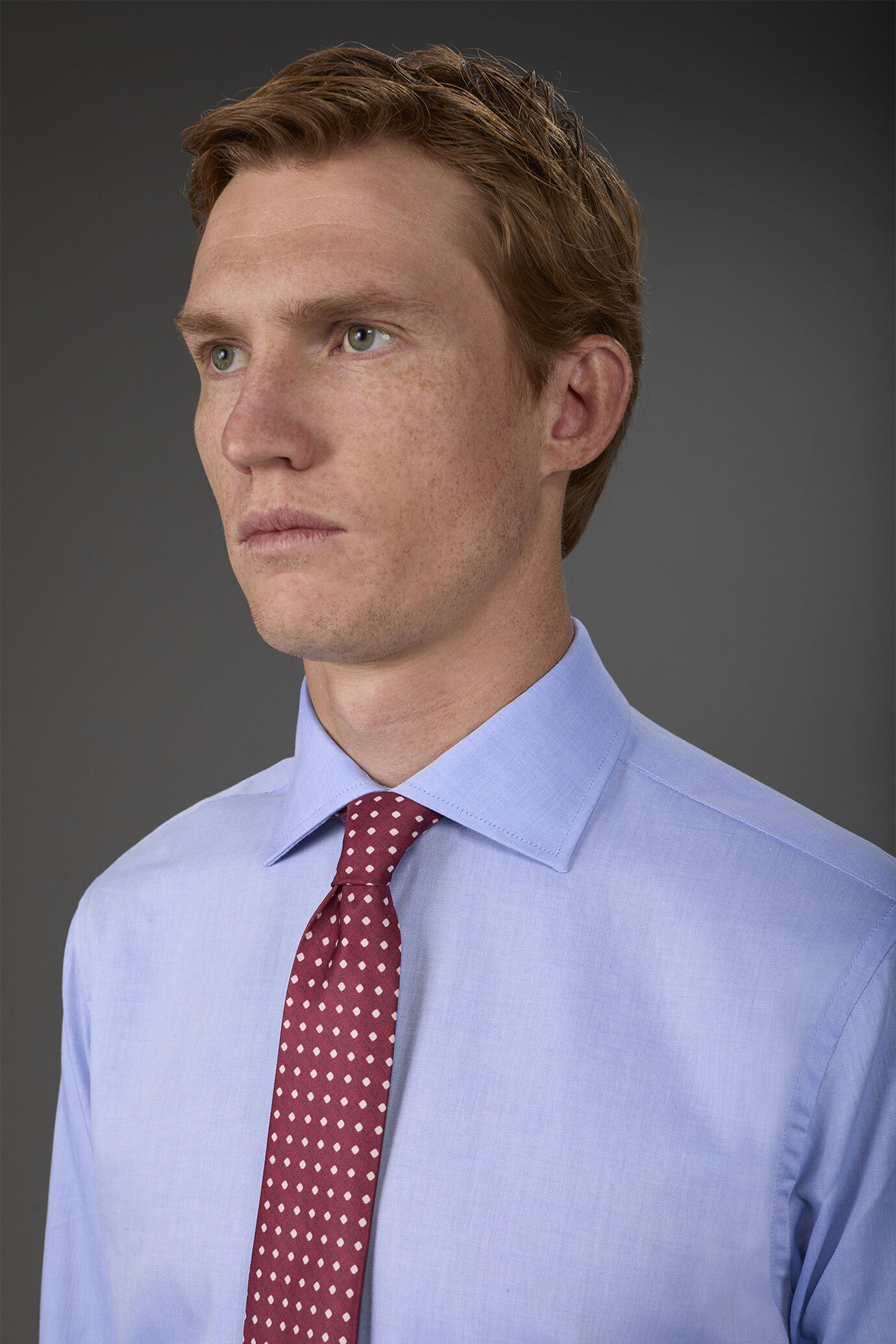 Camicia classica uomo 100% cotone collo francese tinta unita twill image number 1