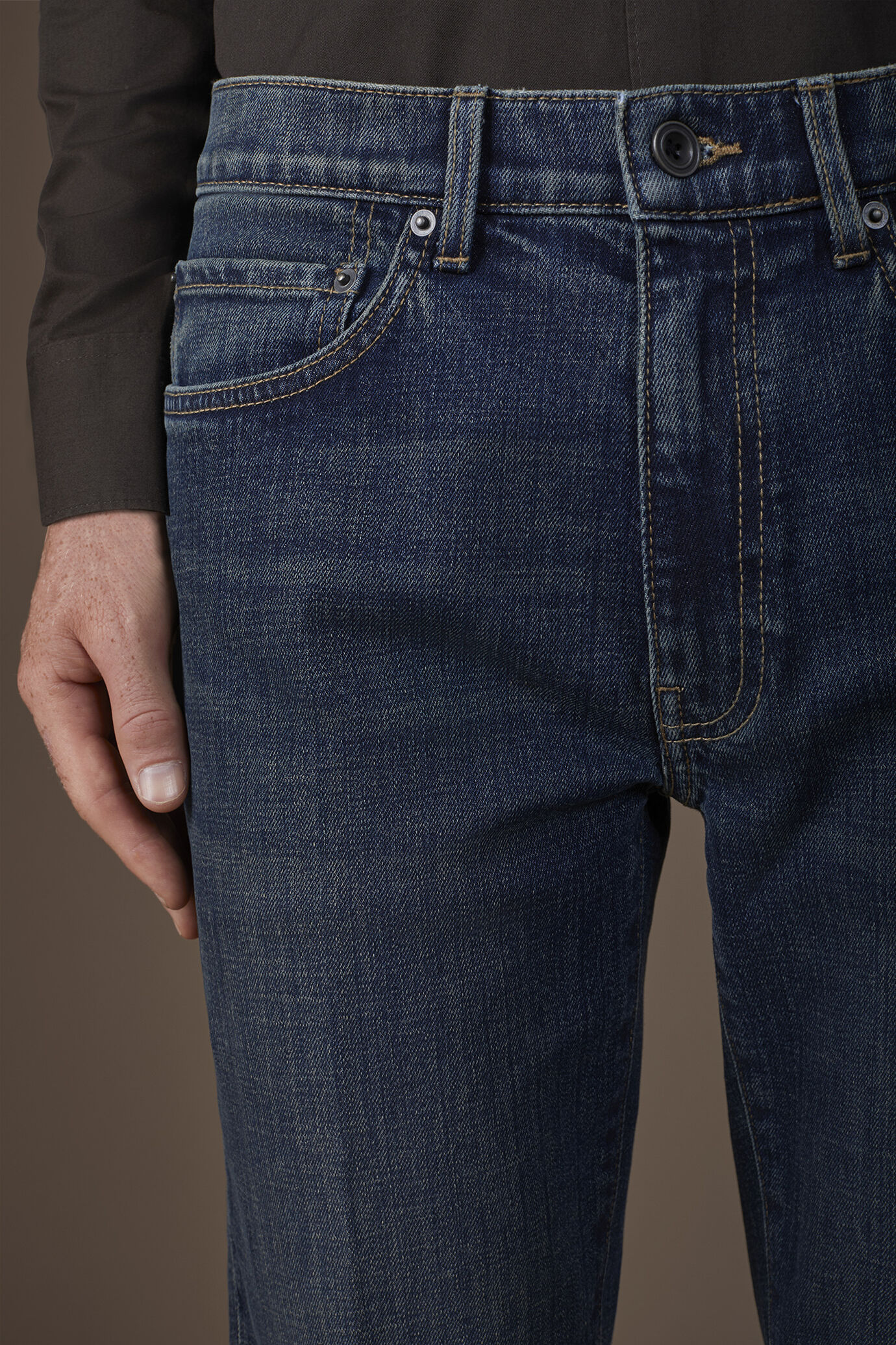 Men's regular fit 5-pocket jeans image number 2