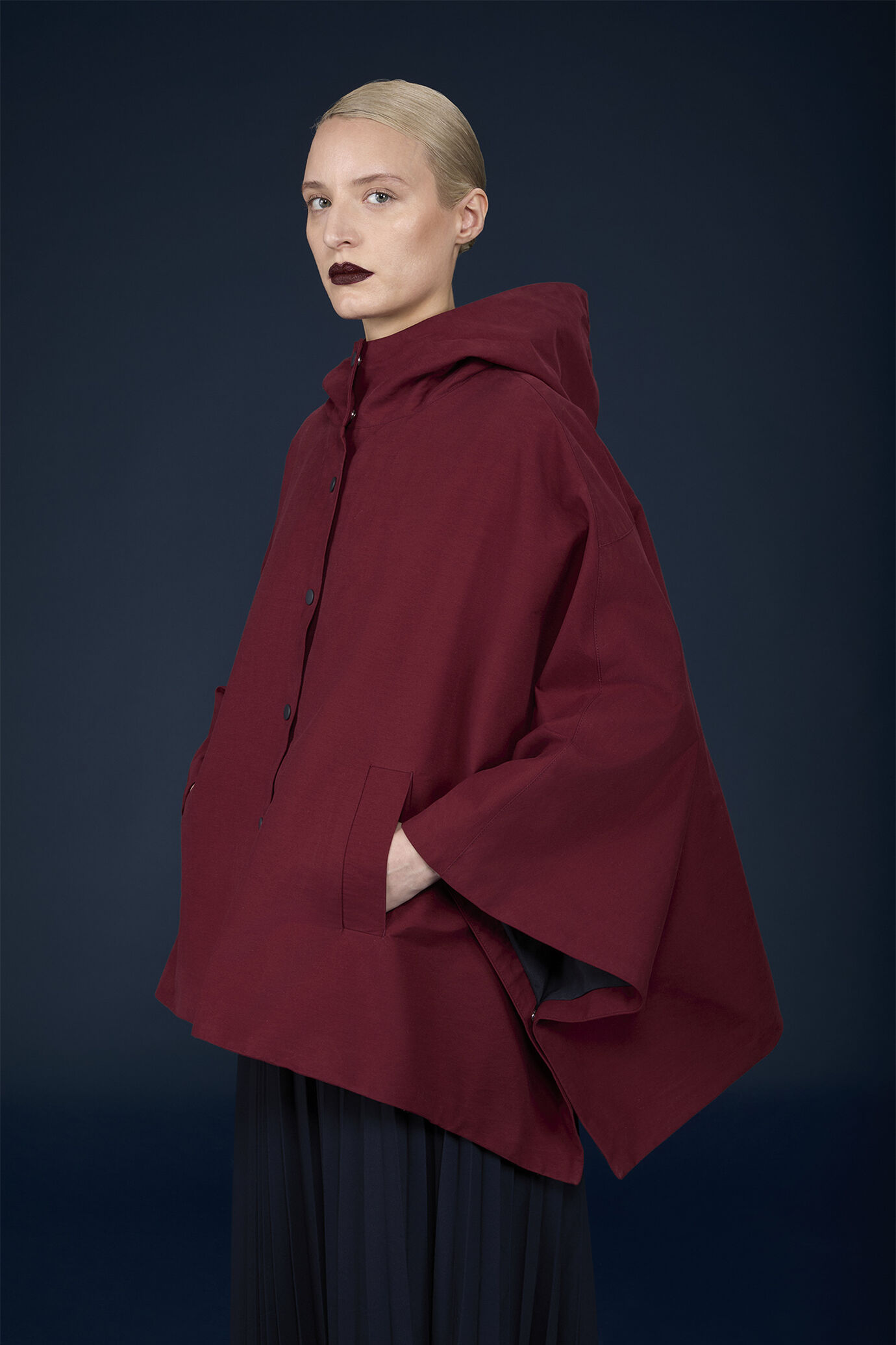 Cape mit Kapuze für Damen image number 2