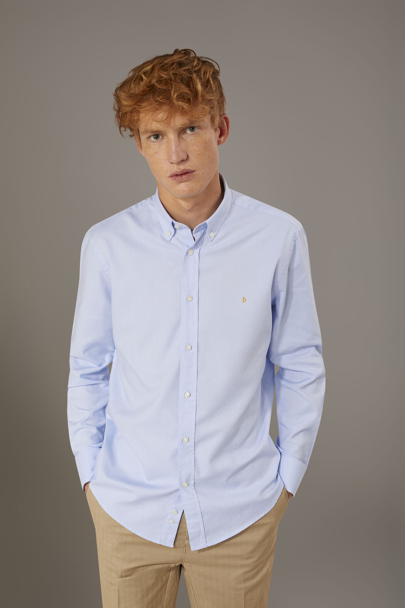 Gewaschenes Button-Down-Hemd aus ultraleichtem Oxford-Stoff in Komfort-Passform image number 0