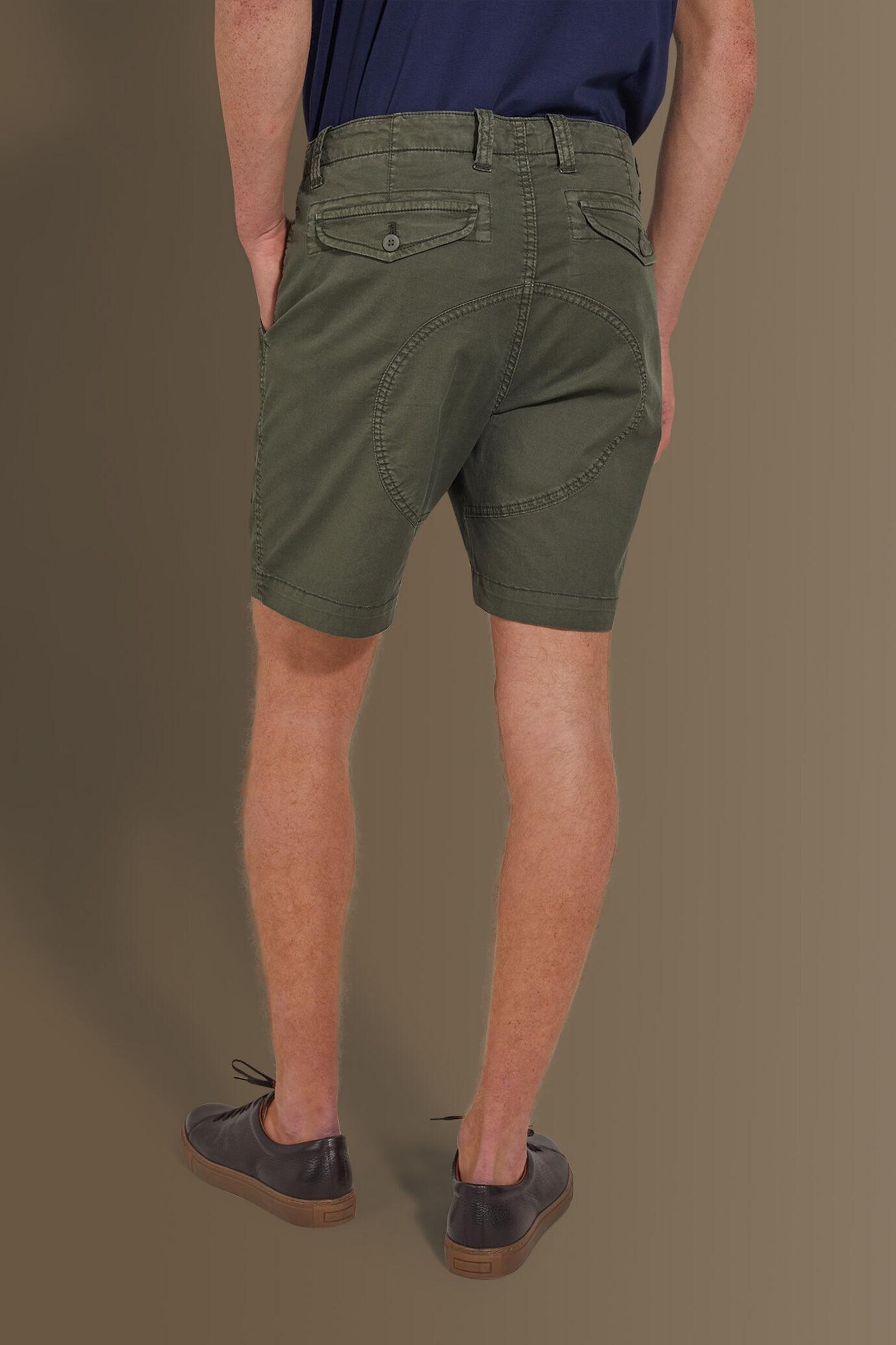 Bermuda with pocktes twill stretch fabric image number 2