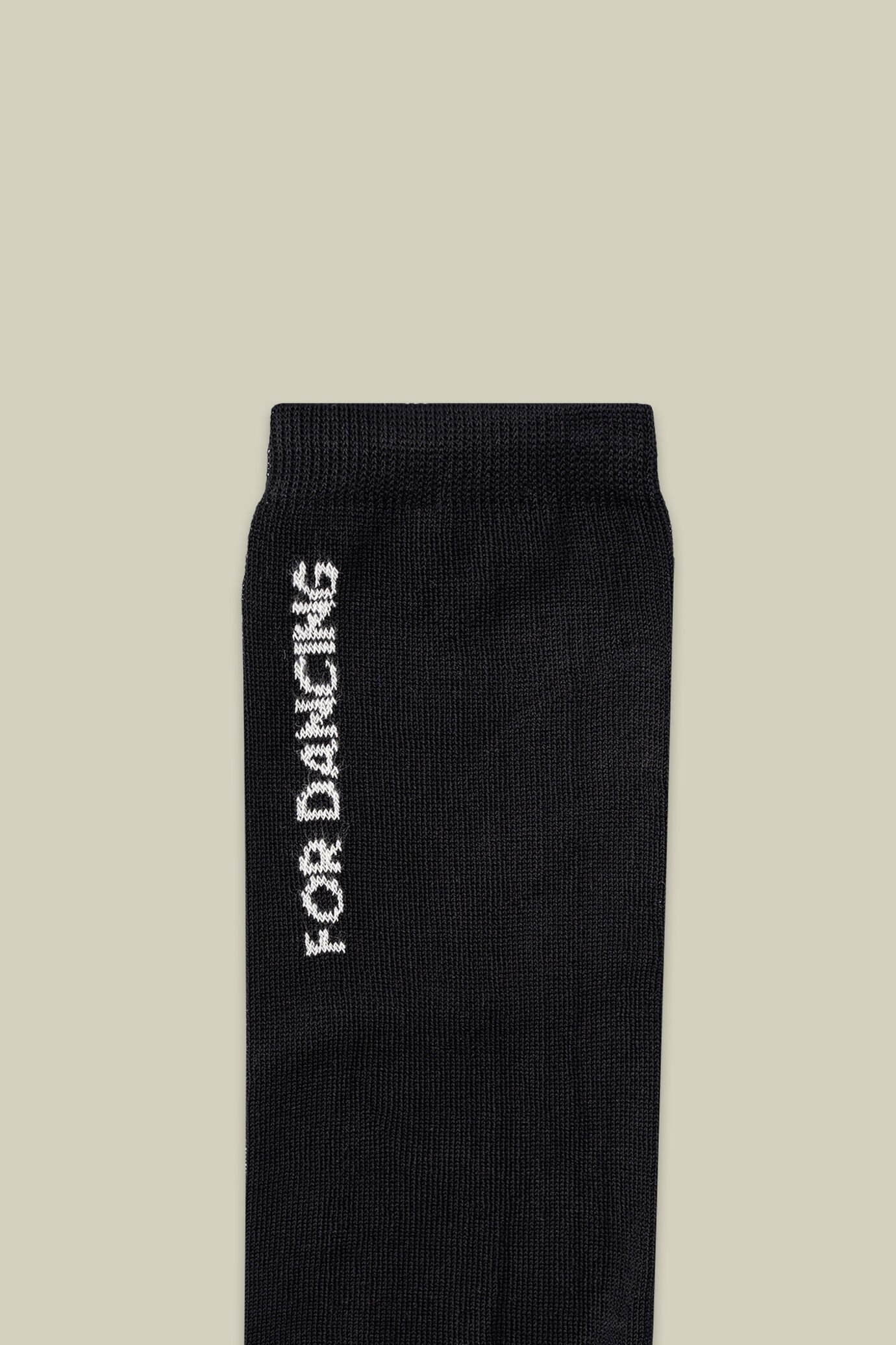 Damensocken mit der Aufschrift "for dancing" und "for walking" auf der Rückseite