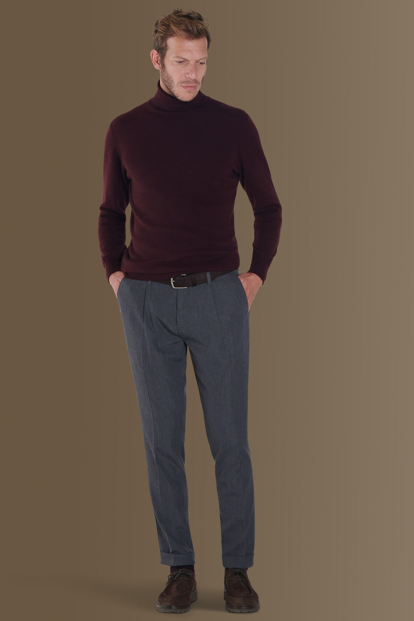 Chino trousers single pinces and turn-ups image number 0