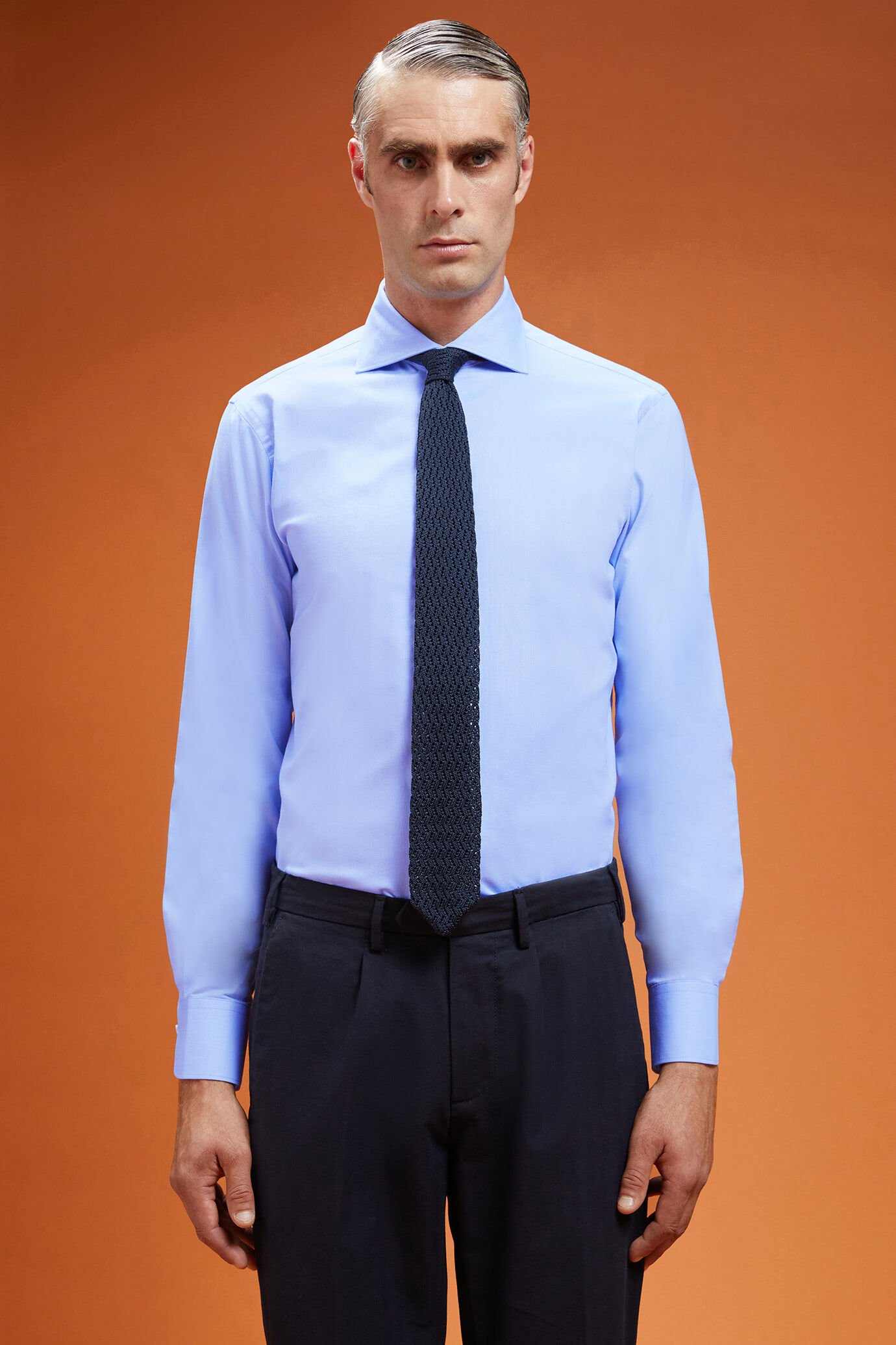 Men's regular fit classic shirt in superlight 100% cotton superlight  Oxford fabric with a classic collar image number 0