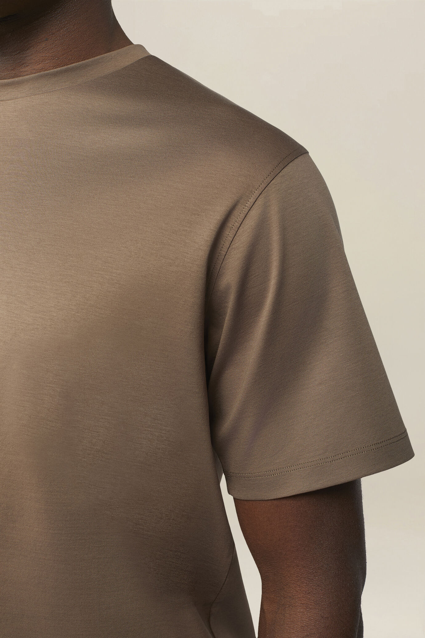 T-shirt homme 100 % coton coupe classique image number 3