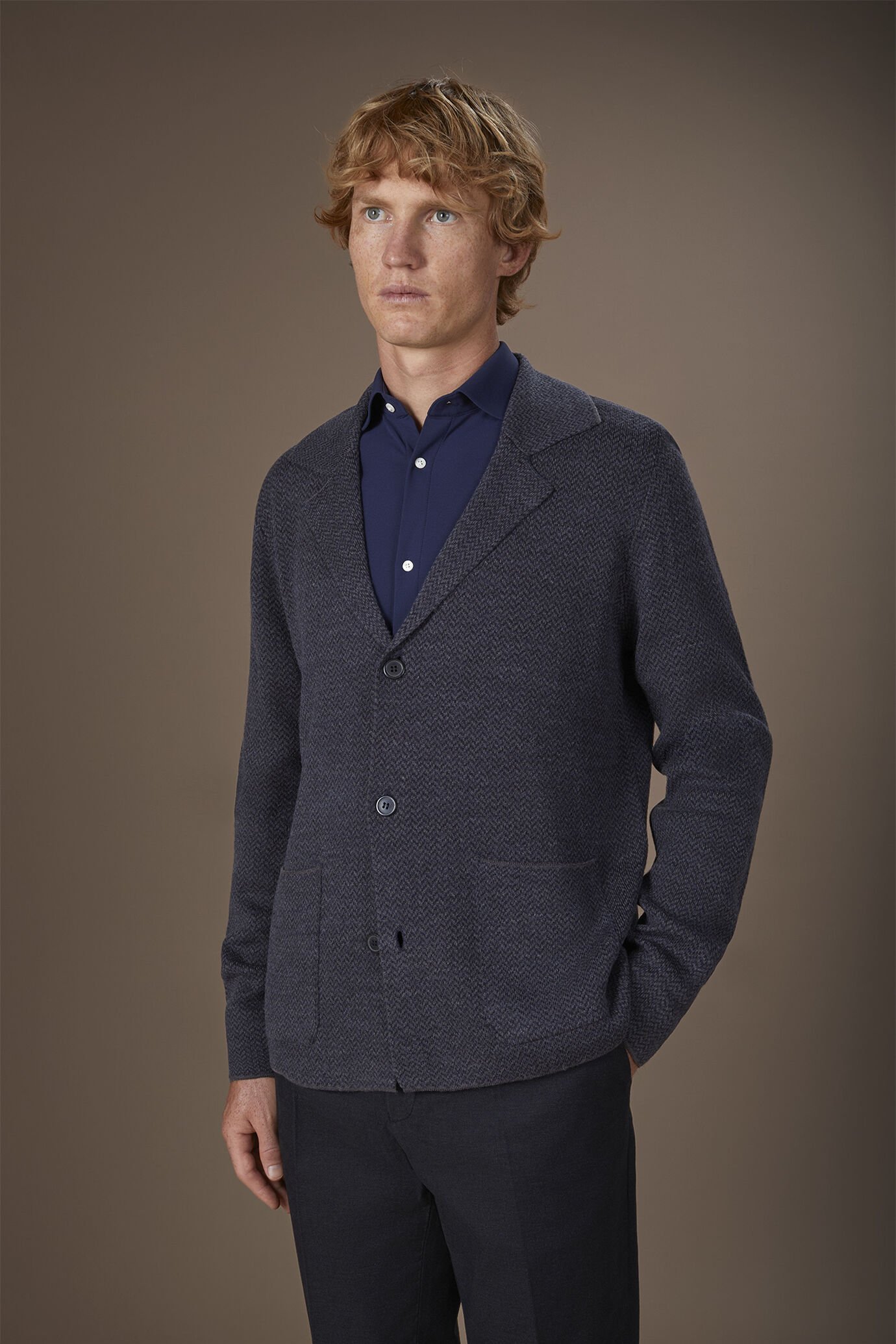 Herren-Strickjacke aus Jacquard-Strick mit Wollanteil reguläre Passform