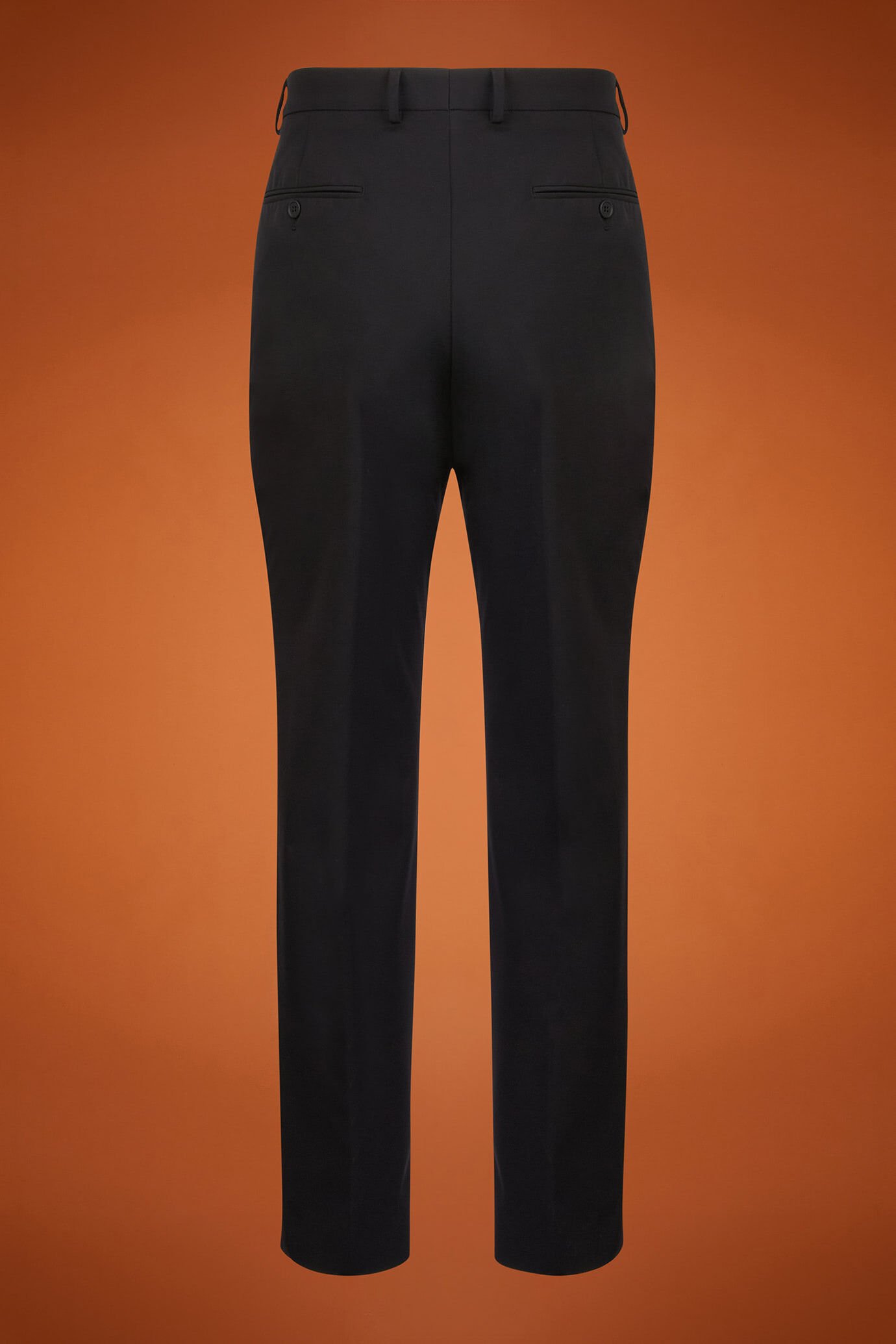 Abito uomo monopetto realizzato in tessuto tecnico regular fit image number 7