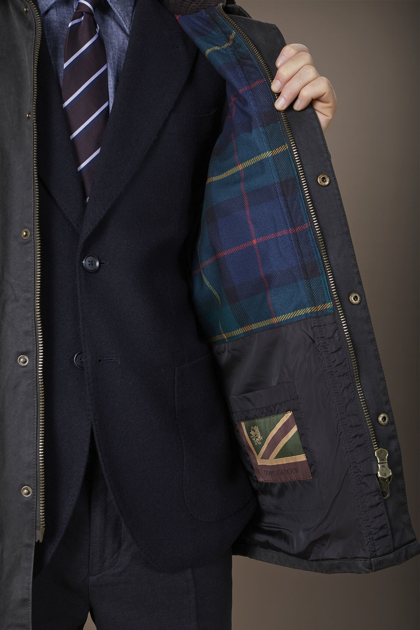 Comfort fit waxed cotton jacket image number 2