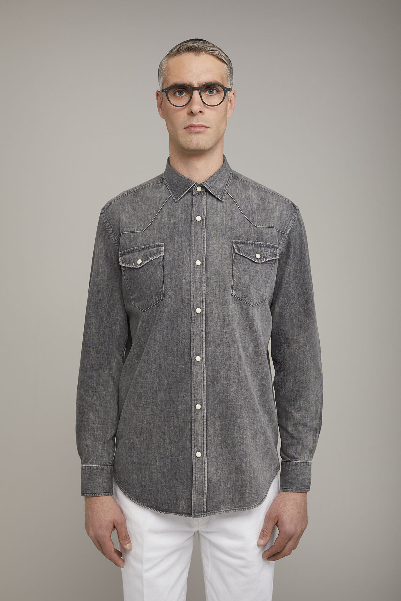 Men’s casual shirt classic collar 100% cotton denim fabric comfort fit image number 2