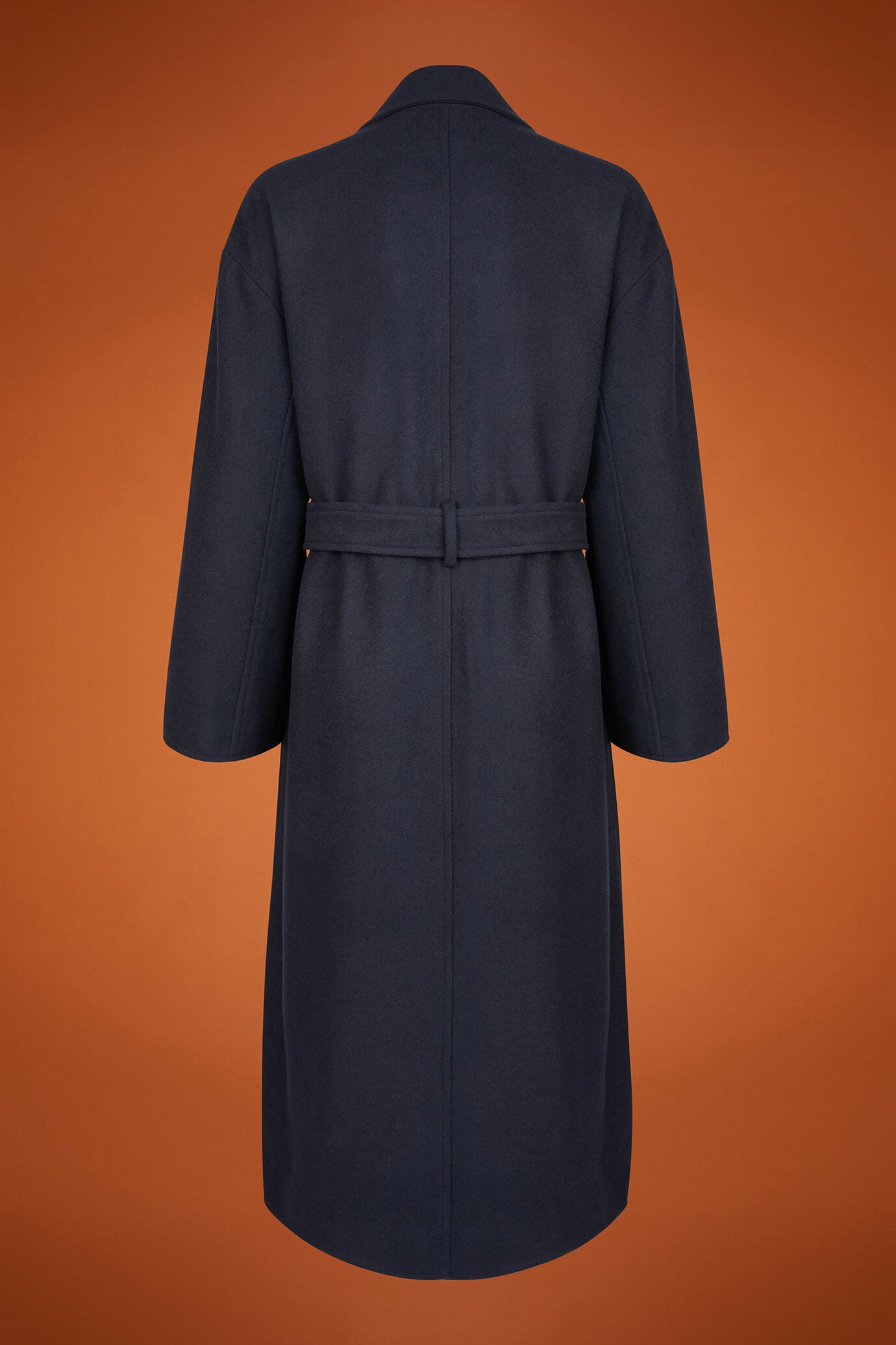 Women's long single-breasted coat with raglan sleeves and a buckle