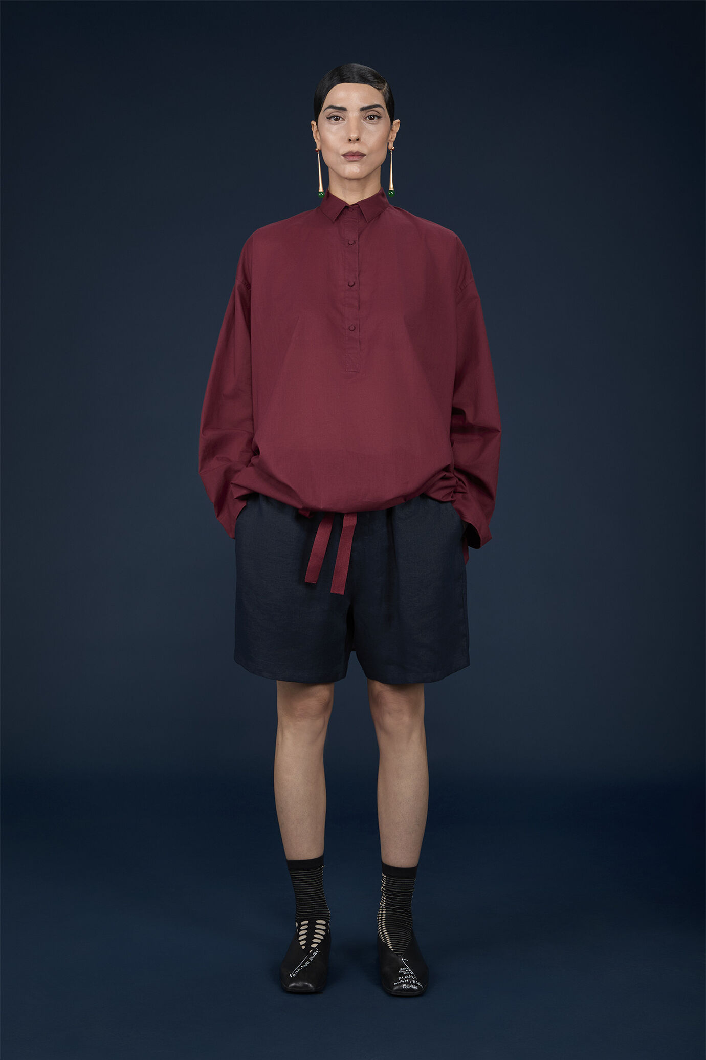 Short Bermuda skirt with elastic waist and adjustable contrasting drawstring 100% linen image number 1