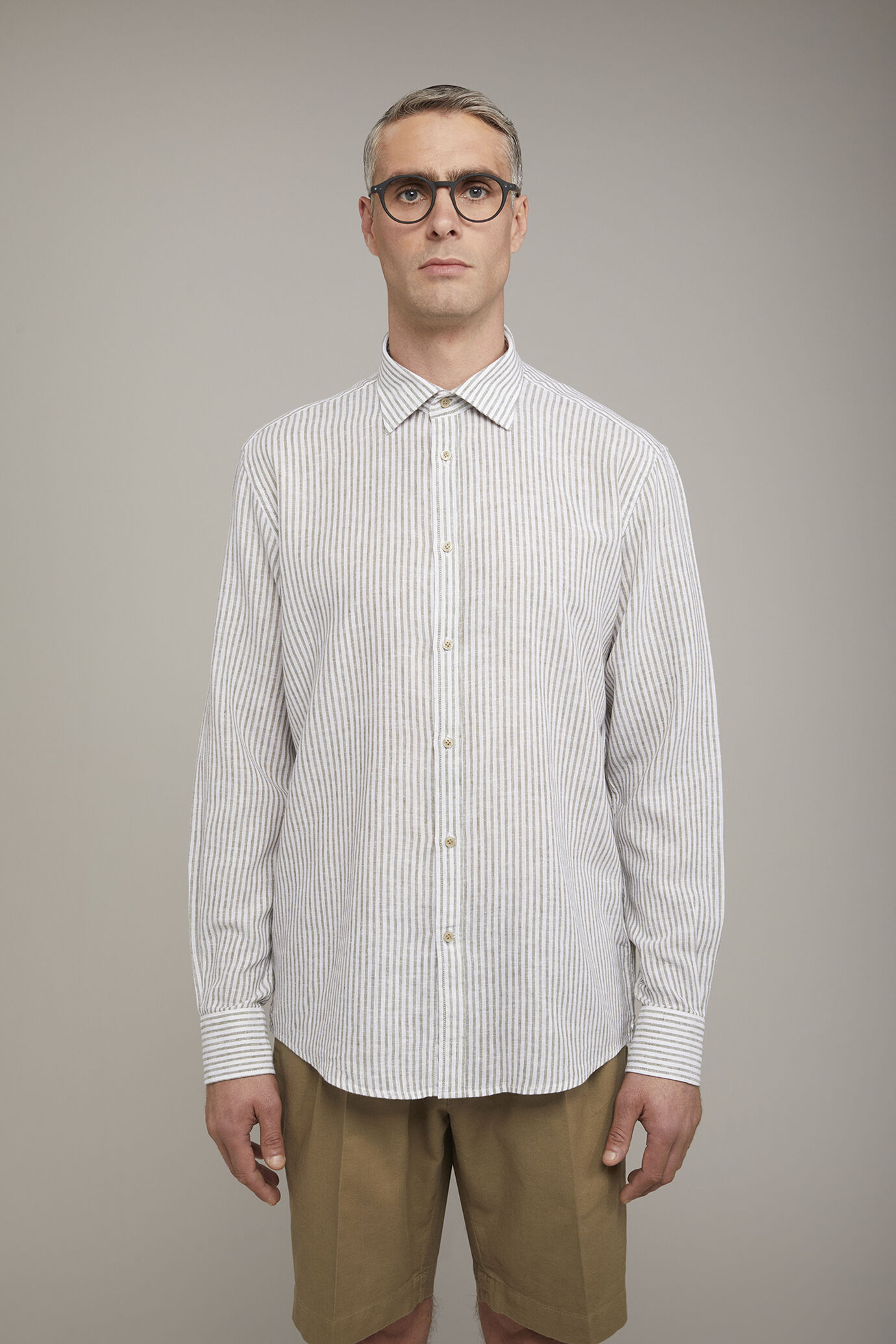 Men’s classic collar shirt in linen and striped cotton comfort fit
