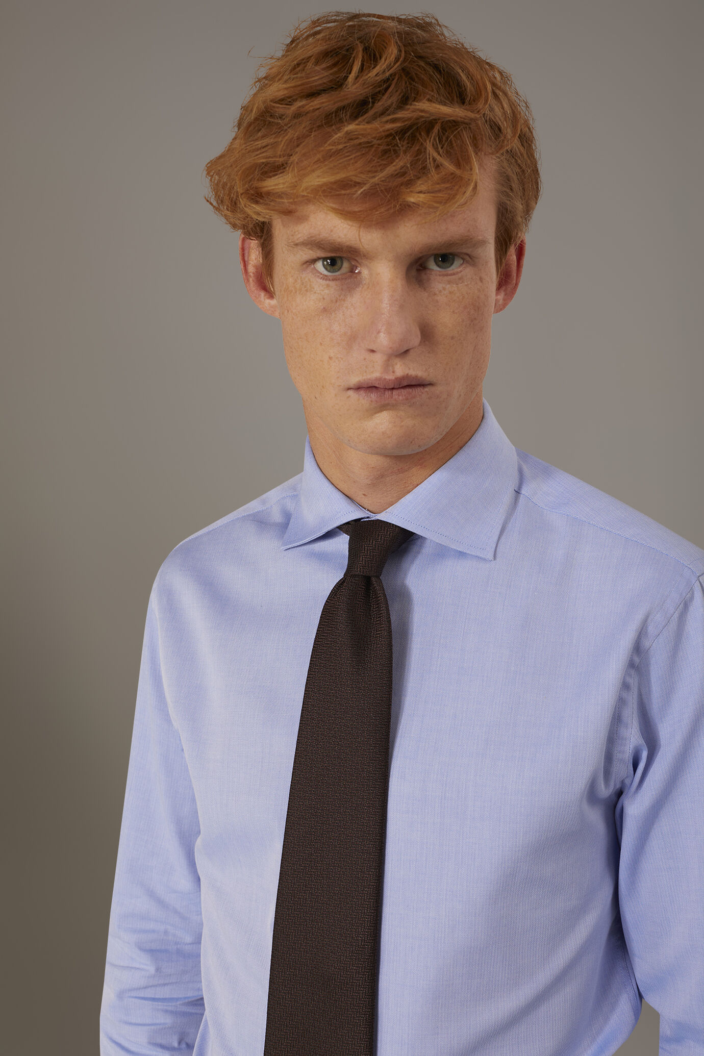 Camicia classica collo francese classic fit tessuto spigato image number 1