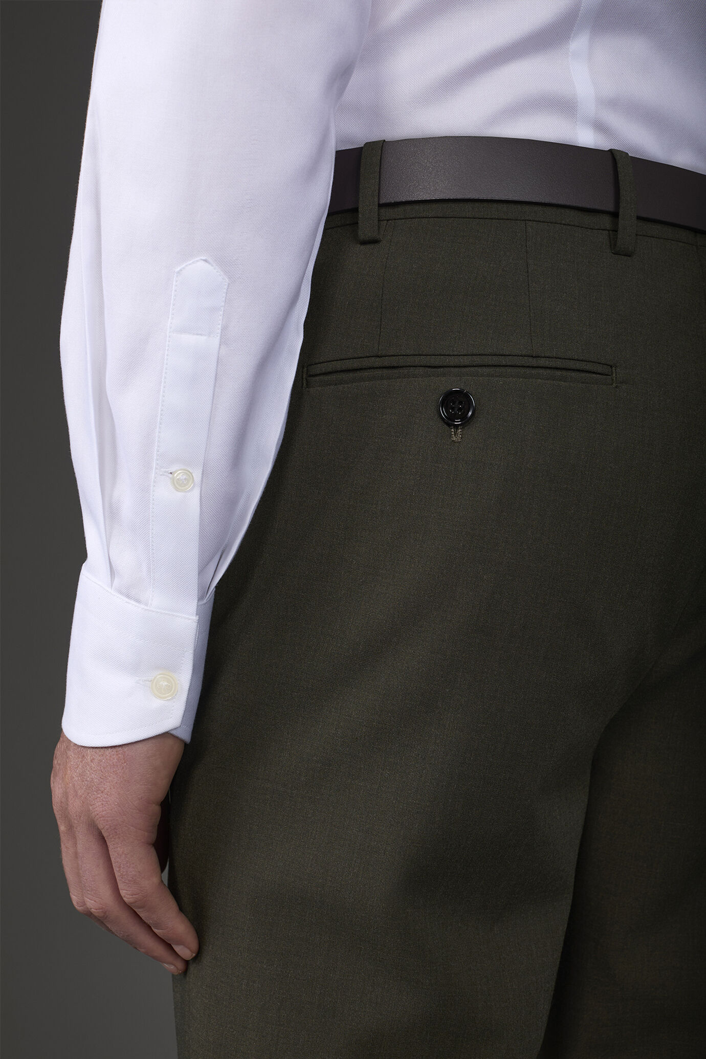 Camicia uomo collo classico tessuto oxford leggero image number 3
