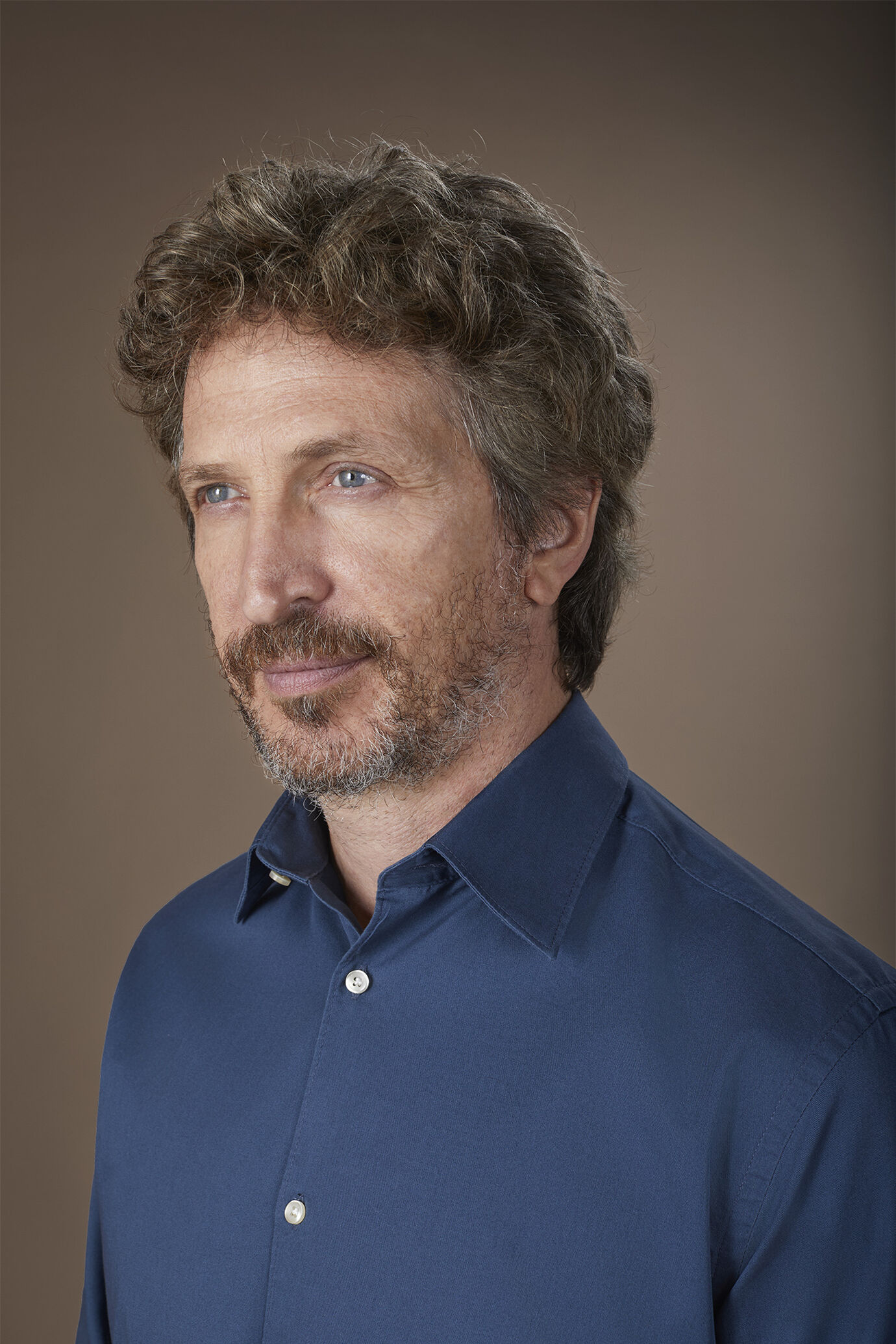 Camicia uomo casual collo classico 100% cotone tessuto gabardine comfort fit image number 2