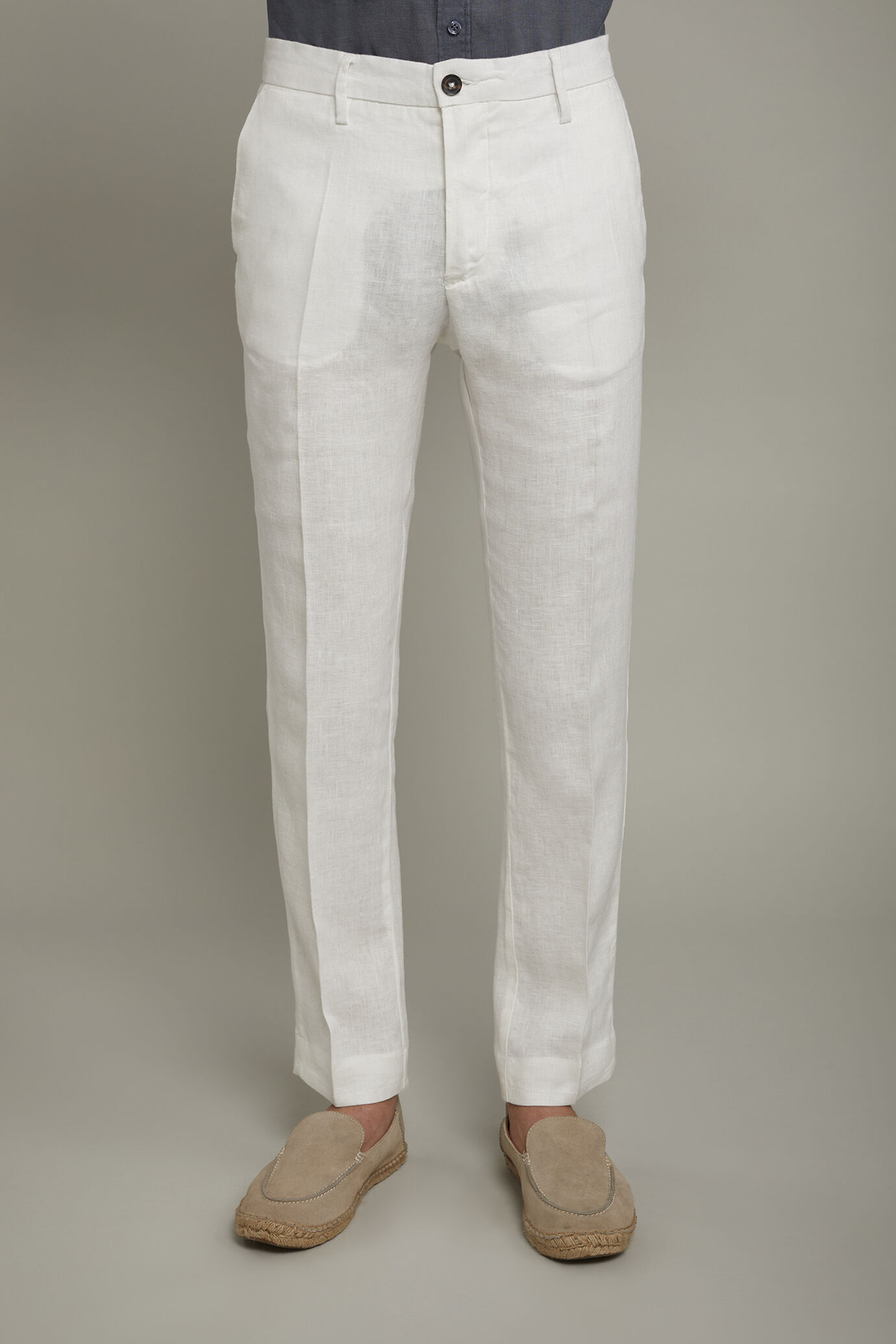 Pantalone chino 100% lino regular fit image number 3