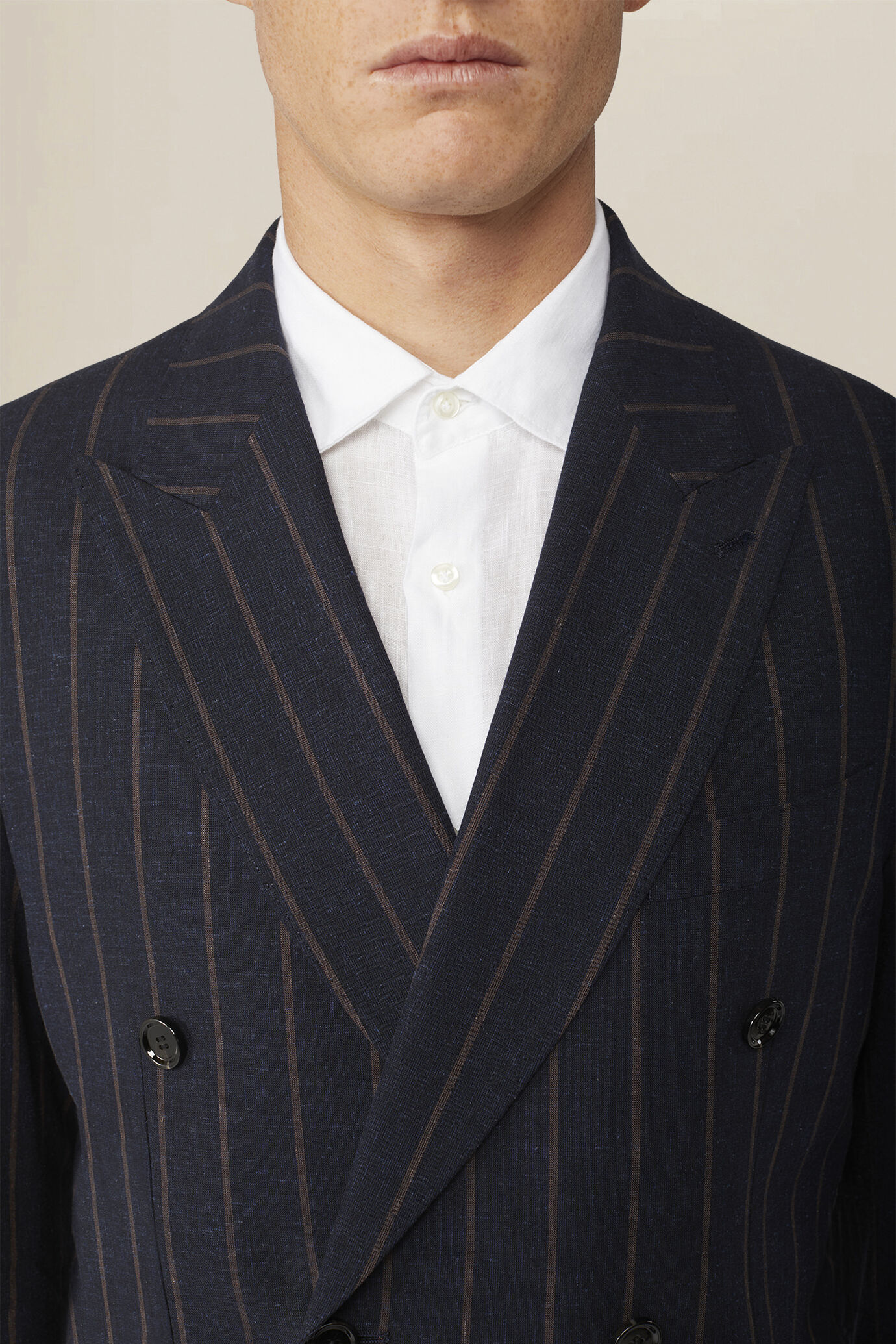 Giacca uomo doppiopetto sfoderata gessata image number 2