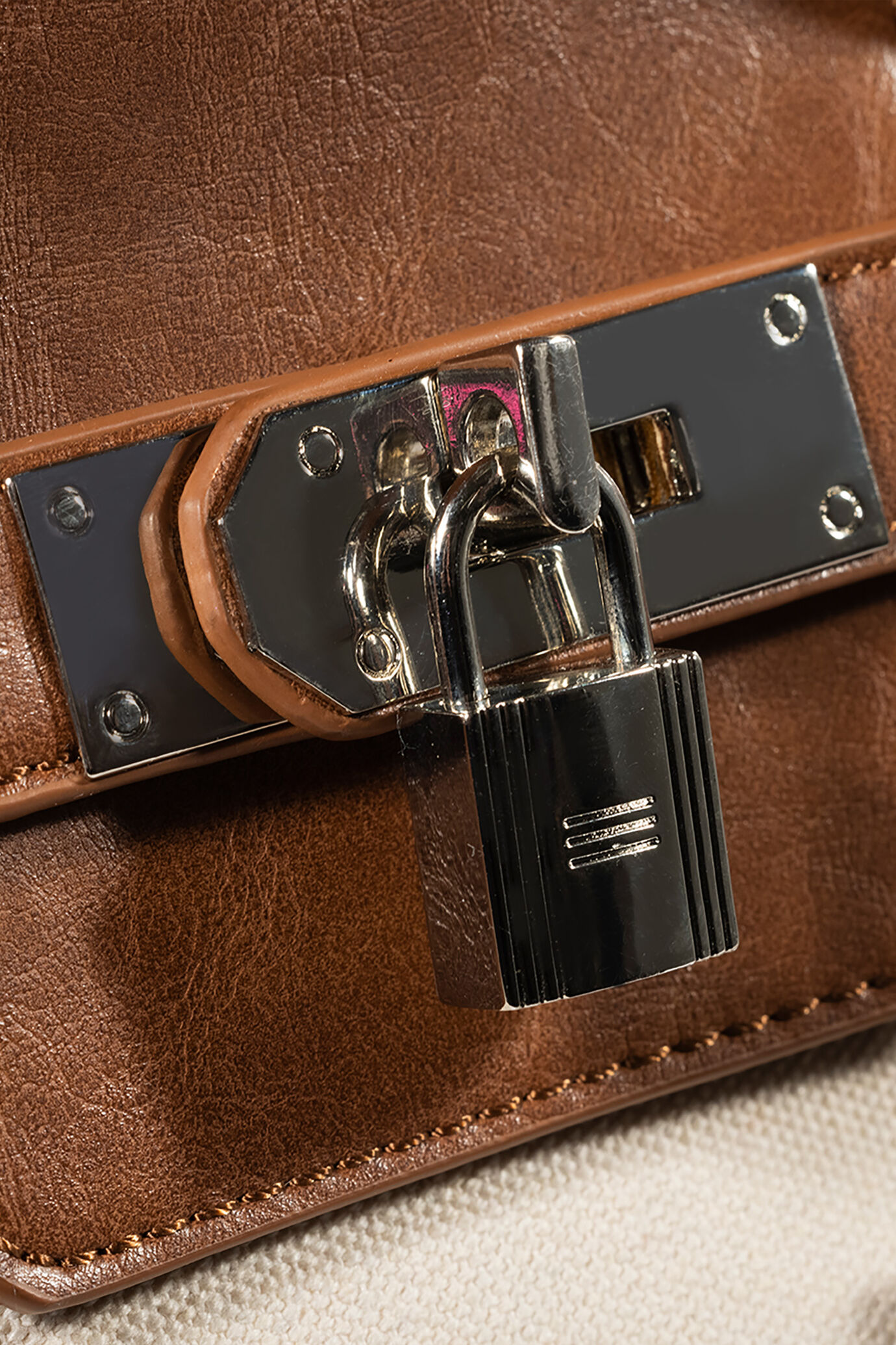 Travel bag image number 2