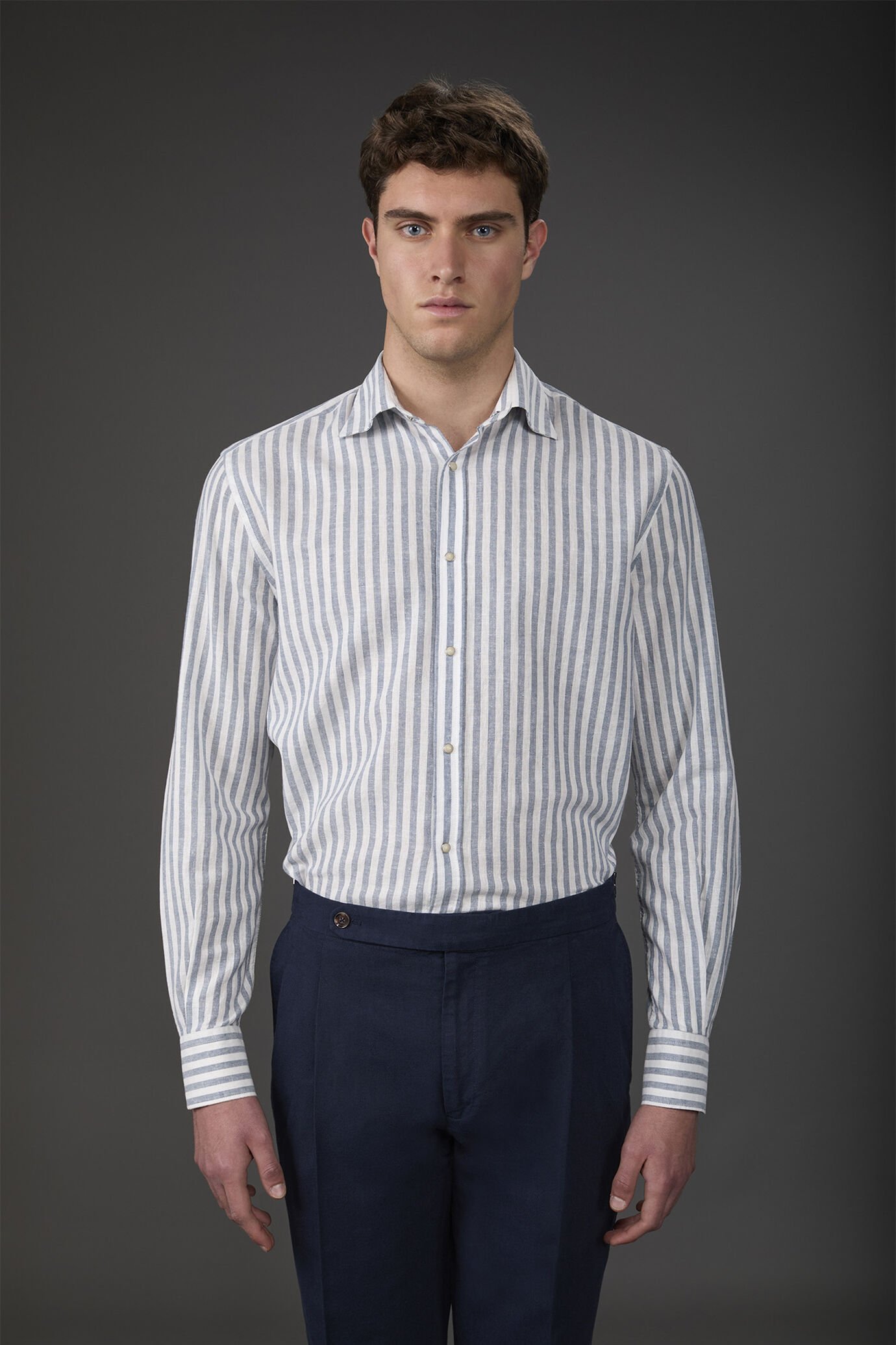 Camicia uomo casual collo francese tessuto in lino e cotone lavato rigato