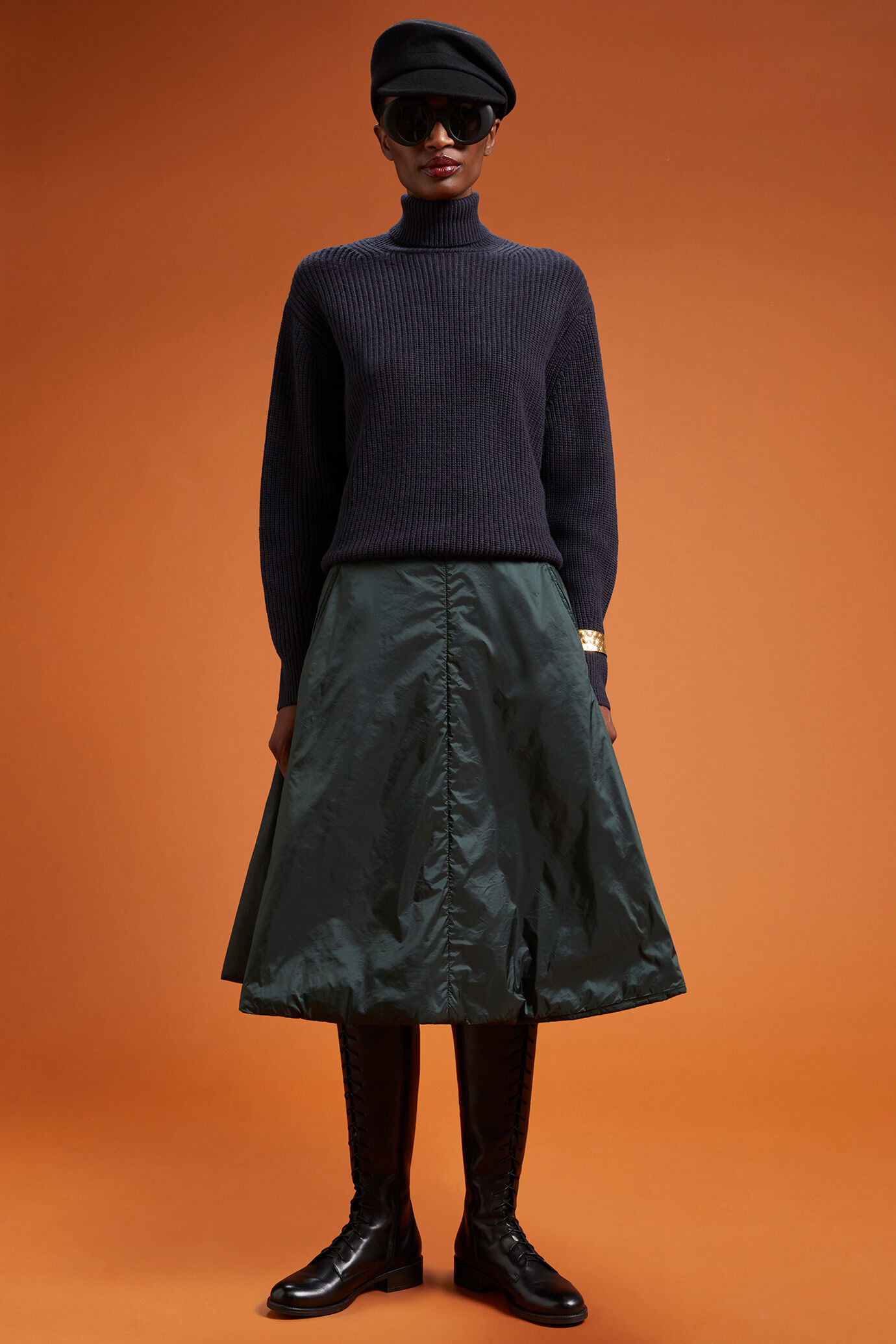 Damen-Pullover mit hohem Kragen aus englischem Rippstrick in normaler Passform image number 1