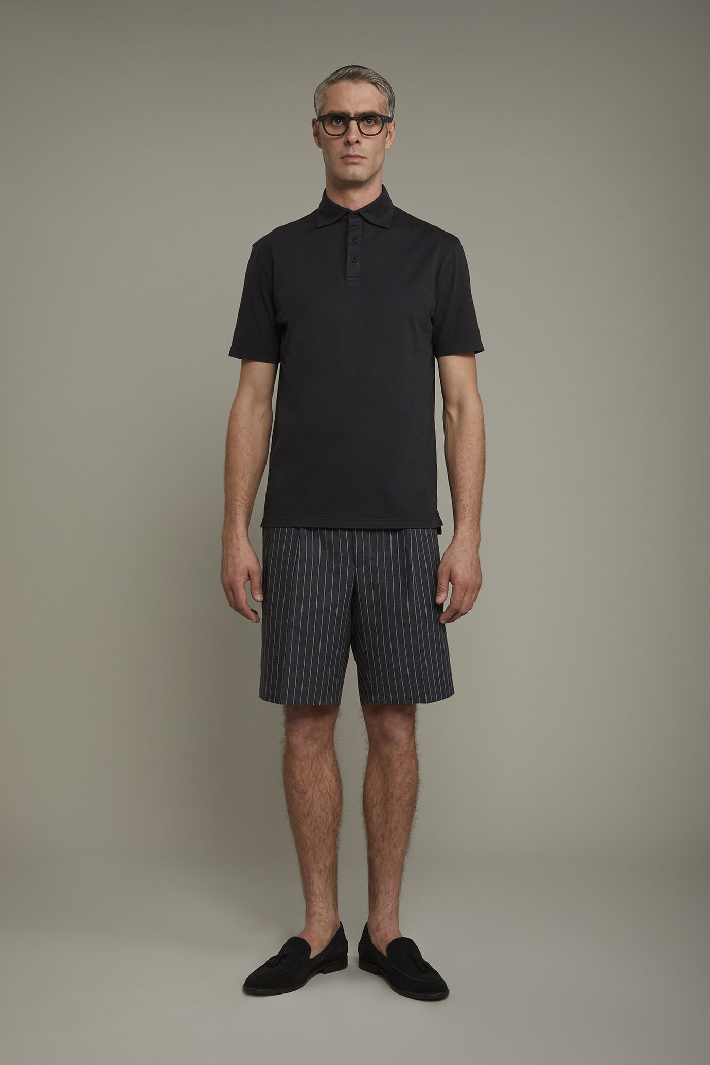 Men's double pinces bermuda in linen and cotton with pinstripe design regular fit image number 2