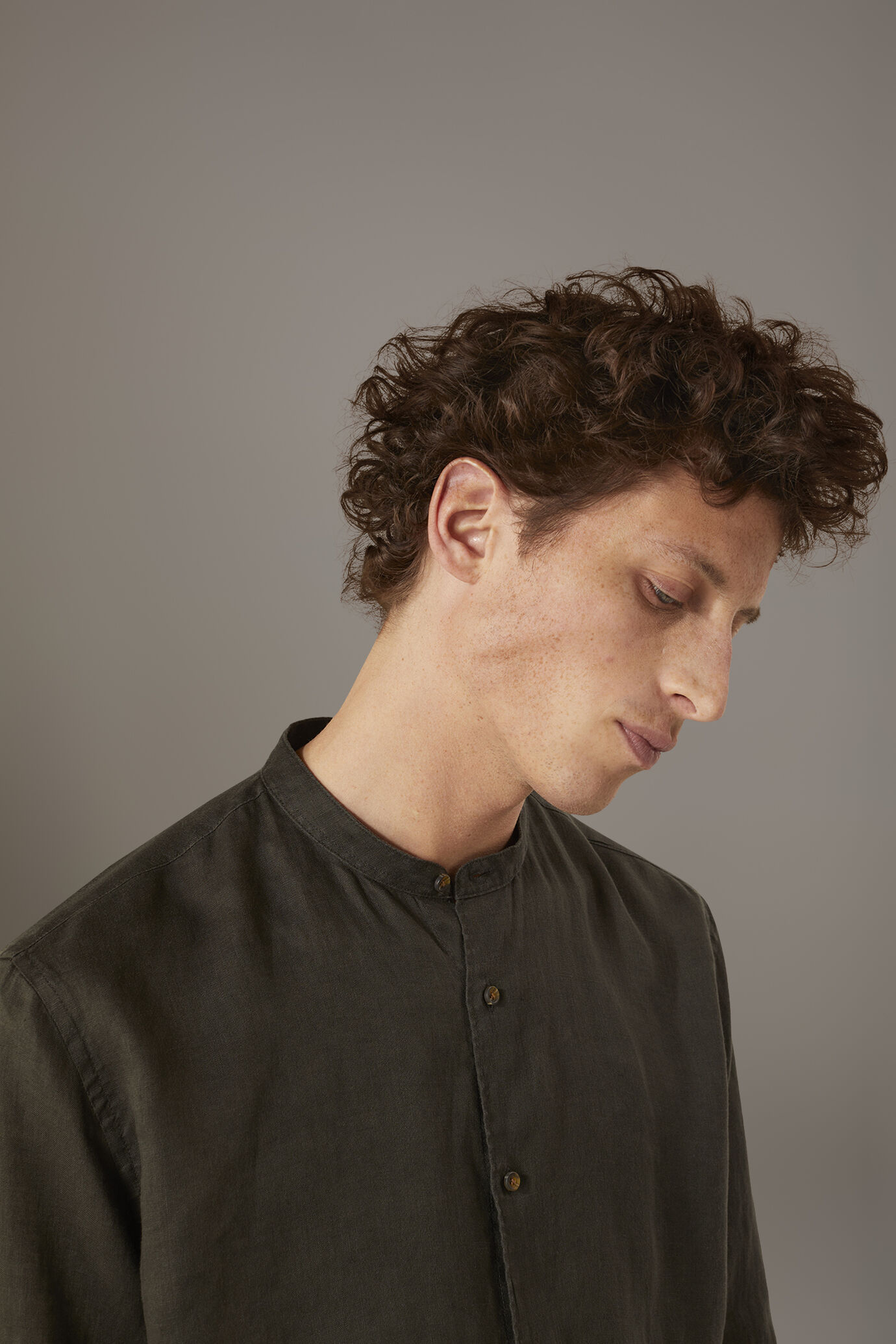 Camicia casual collo coreana comfort fit 100% lino image number 1