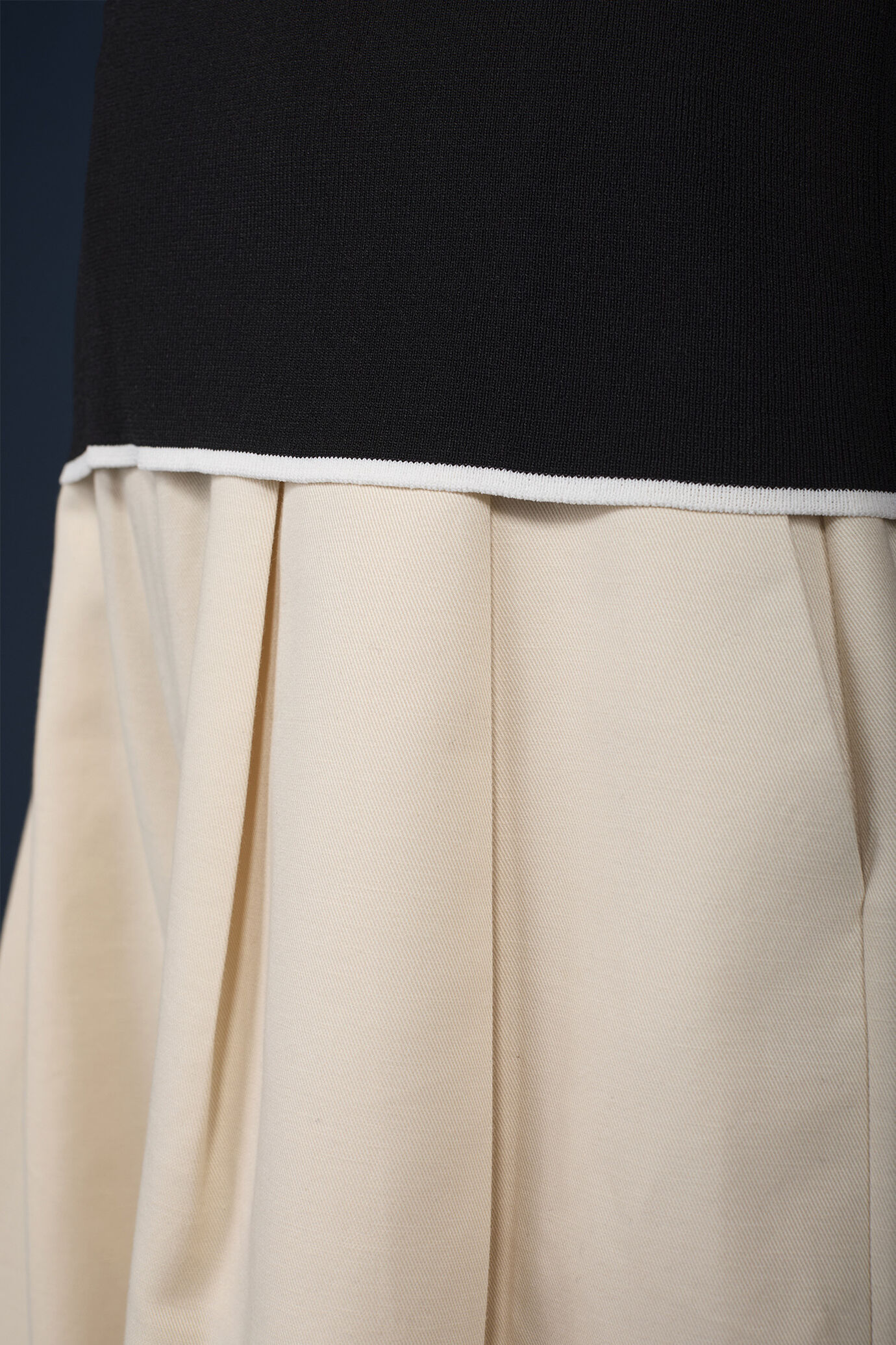 Polo donna con manica a giro con aviatura a contrasto image number 3