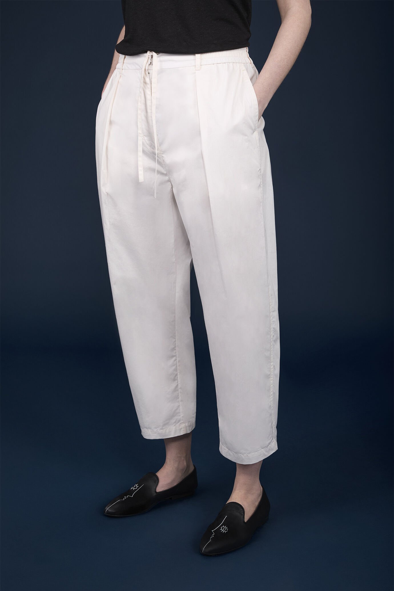 Pantalone donna con pince 100% cotone image number 1