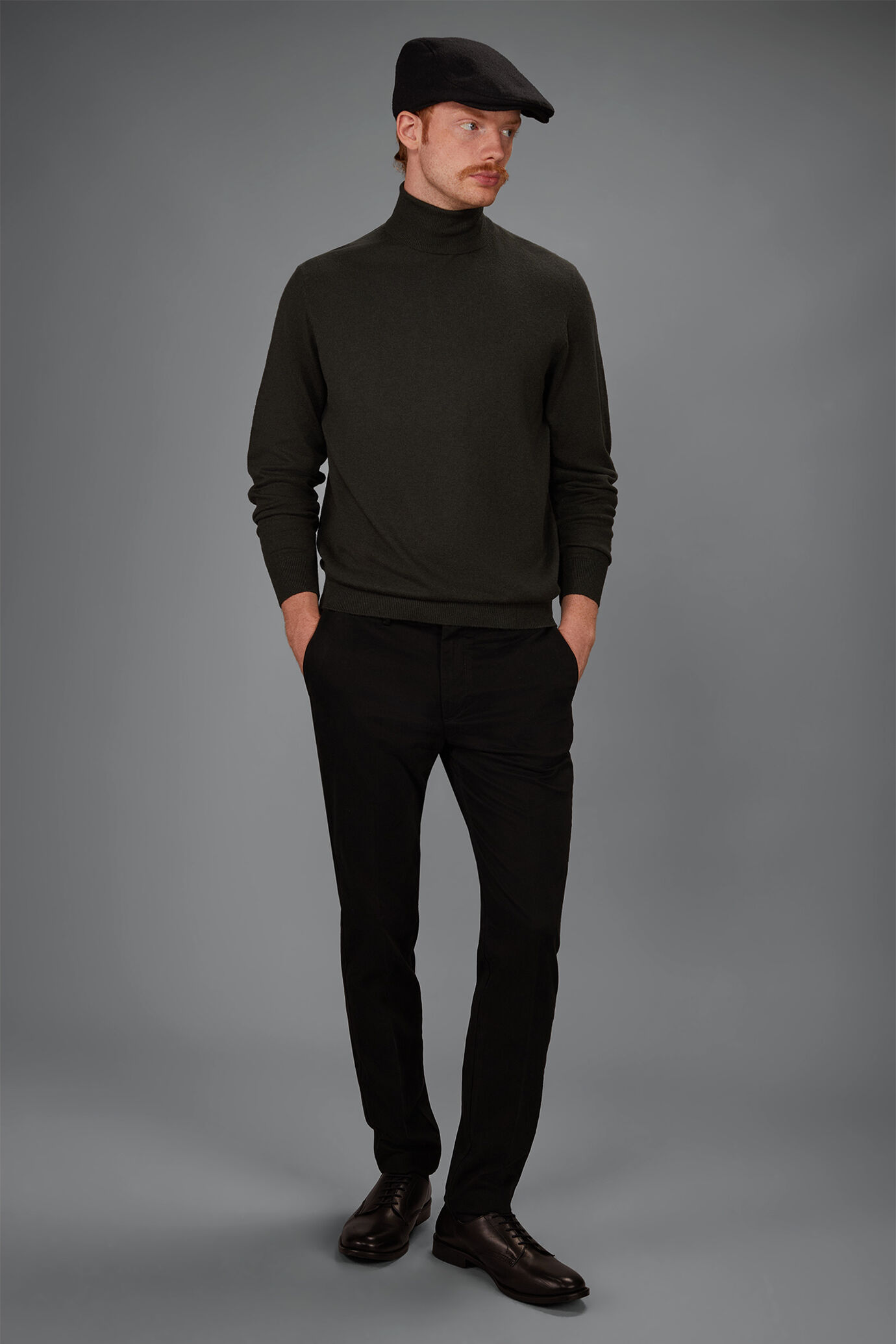 Maglia uomo dolcevita in misto lana e cotone regular fit image number 0