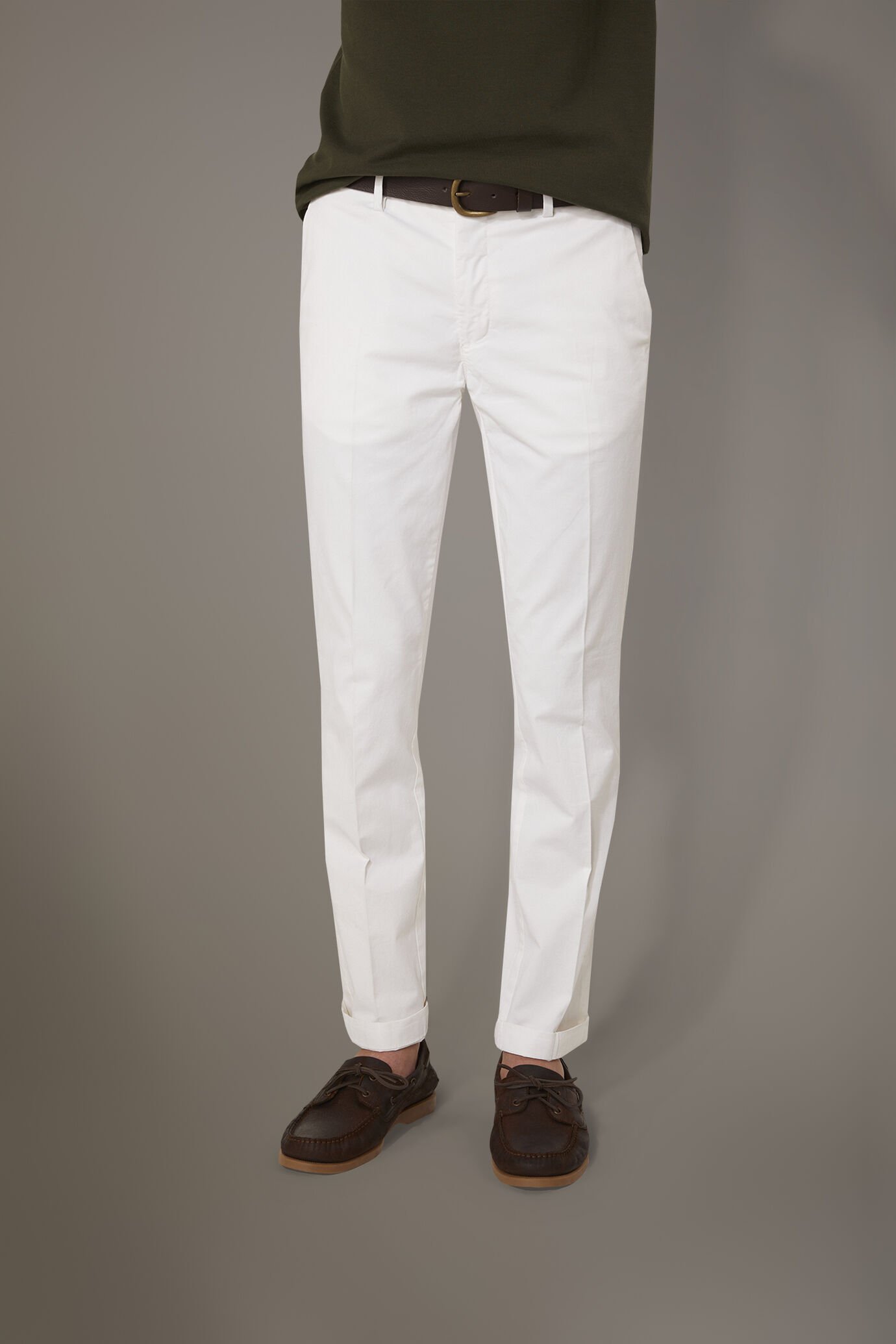 Pantalone chino regular fit costruzione twill image number 1
