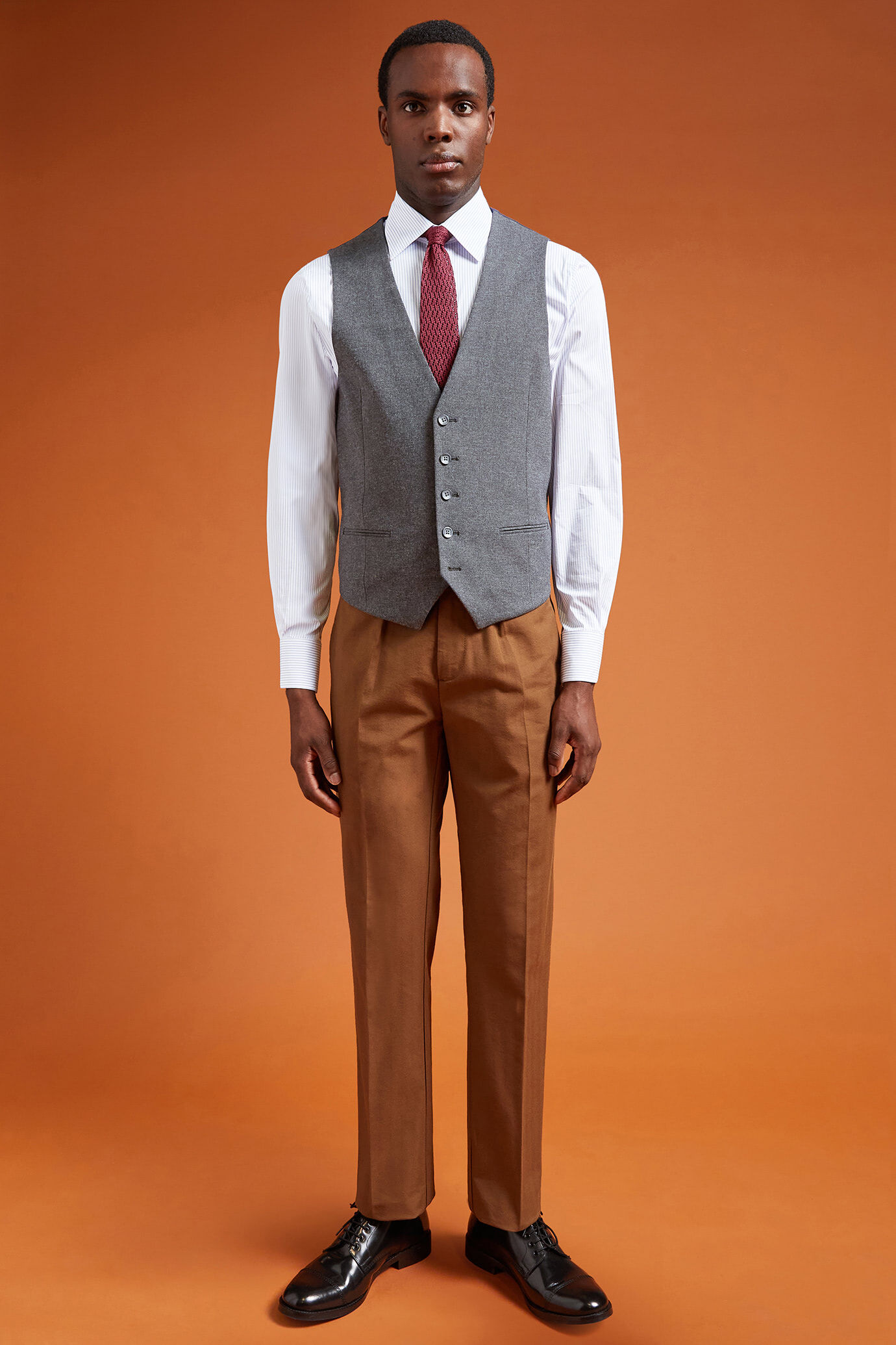 Chemise classique pour homme à col classique et tissu technique teinté dans la masse à rayures, coupe classique image number 3