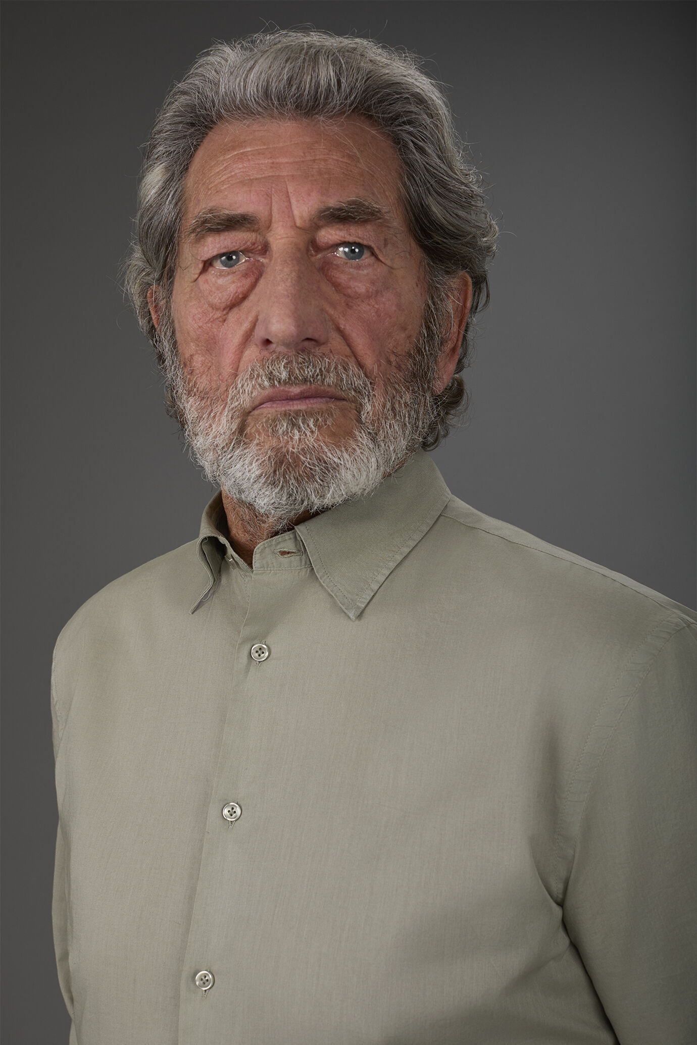 Men's casual shirt with a concealed button down collar in washed muslin fabric 100% cotton image number 1