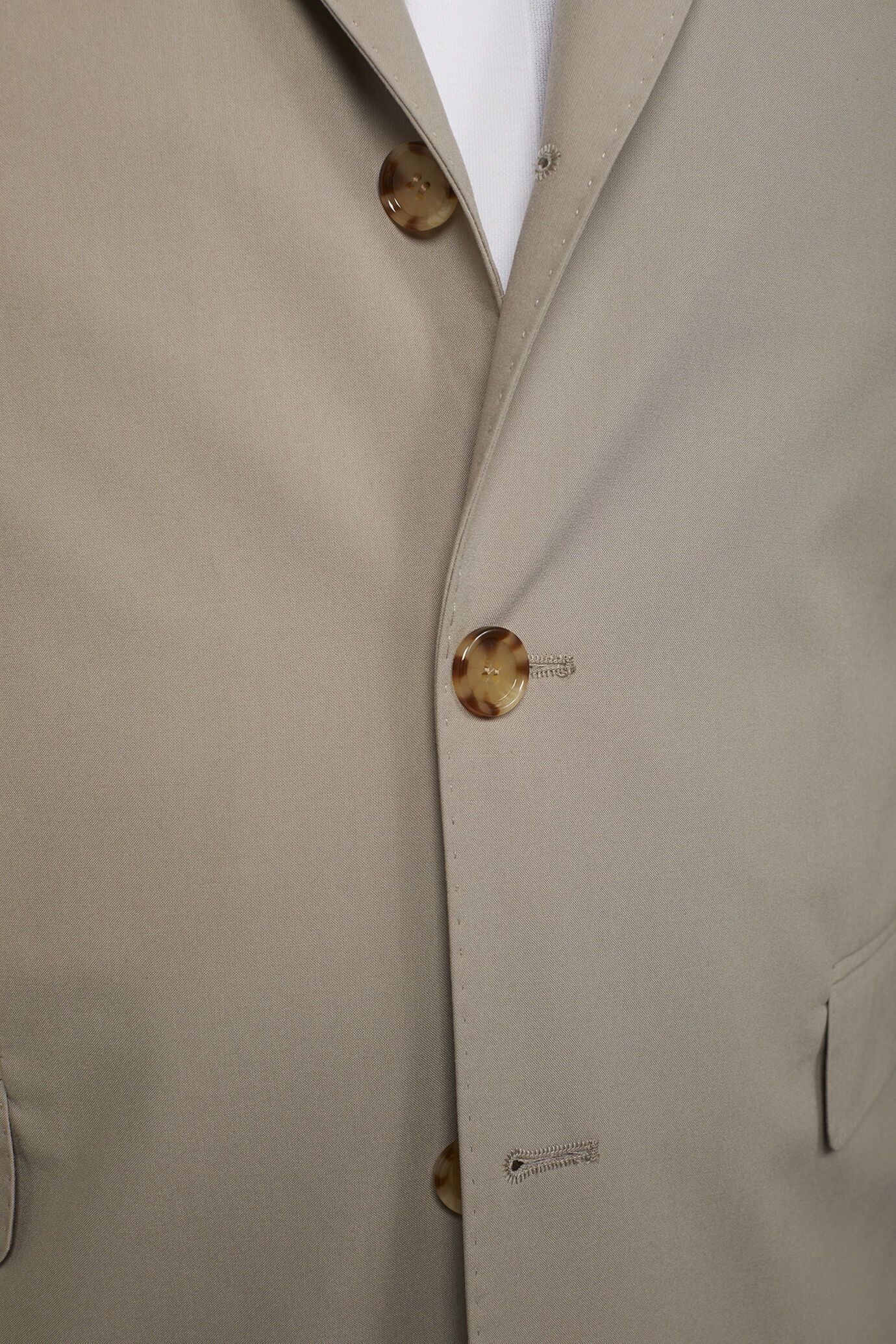 Costume homme à simple boutonnage couleur unie coupe régulière image number 4