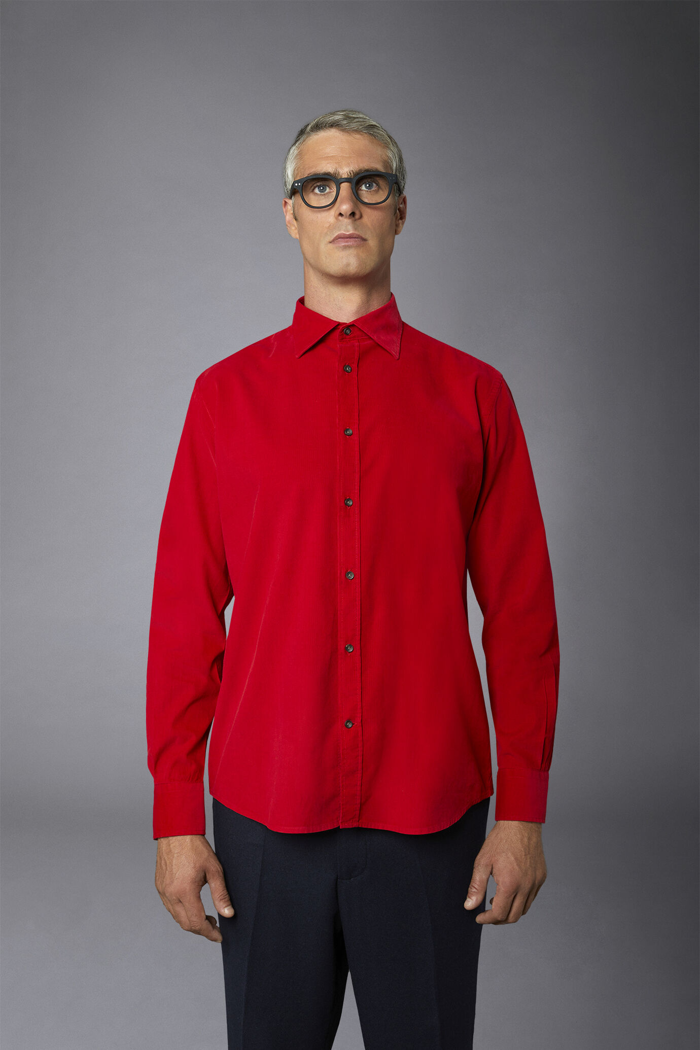 Camicia casual uomo collo francese comfort fit tessuto in velluto 1000 righe image number 2