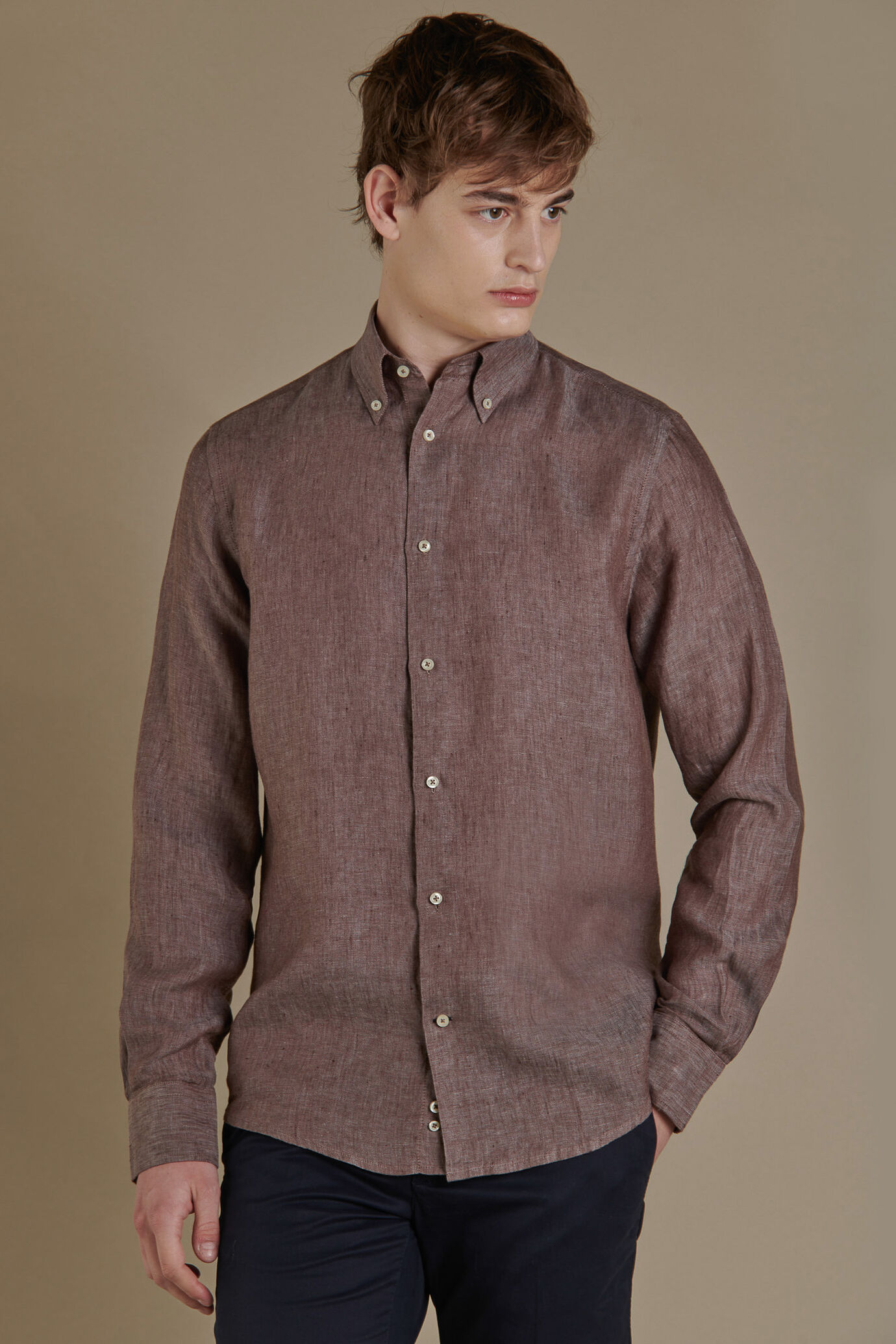 Camicia casual collo button down 100% lino uomo image number 0