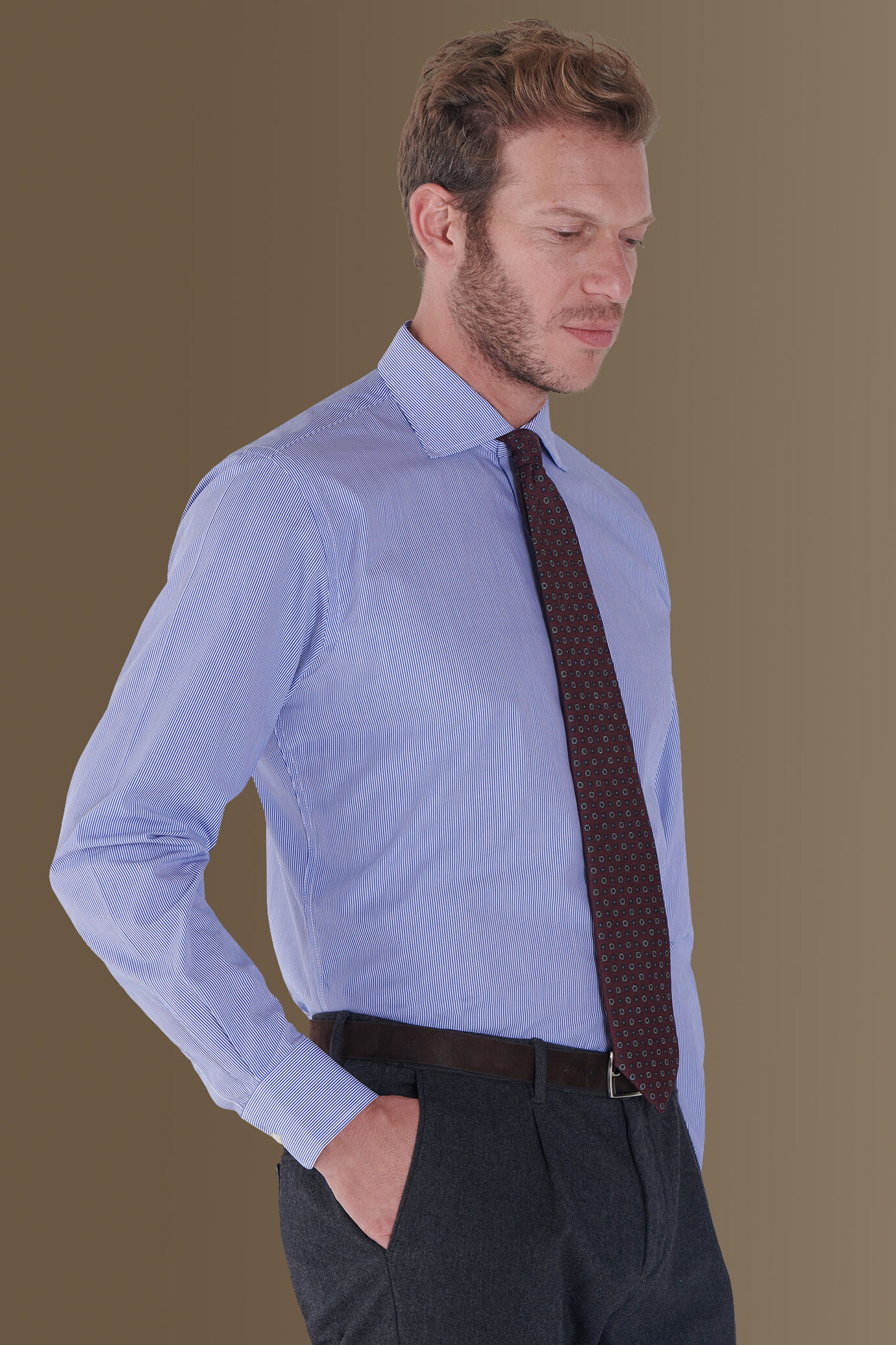 Camicia classica uomo collo francese 100% cotone tinto filo riga stretta image number 0