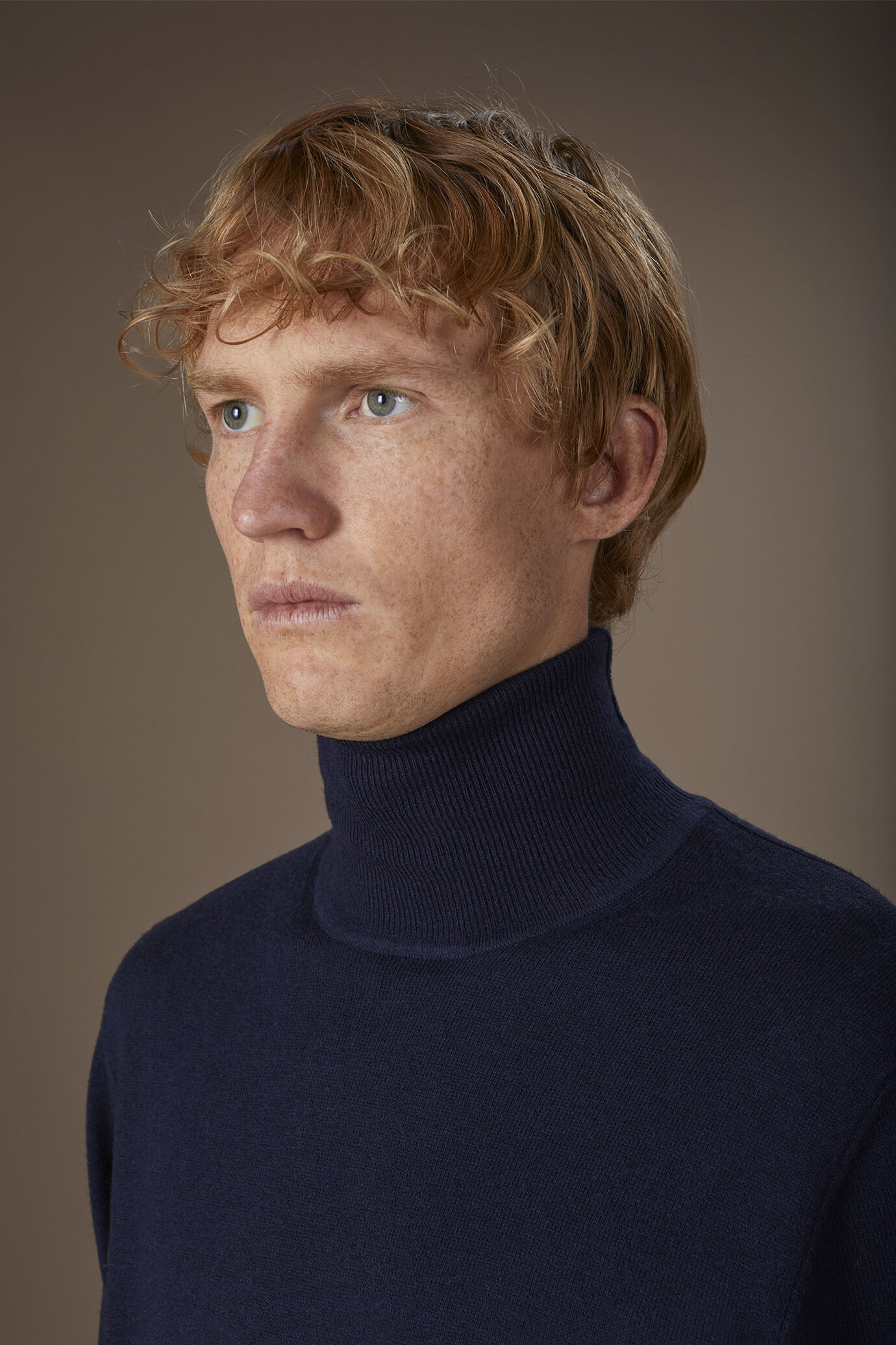 Men's regular fit high neck jumper in wool and cotton image number 2