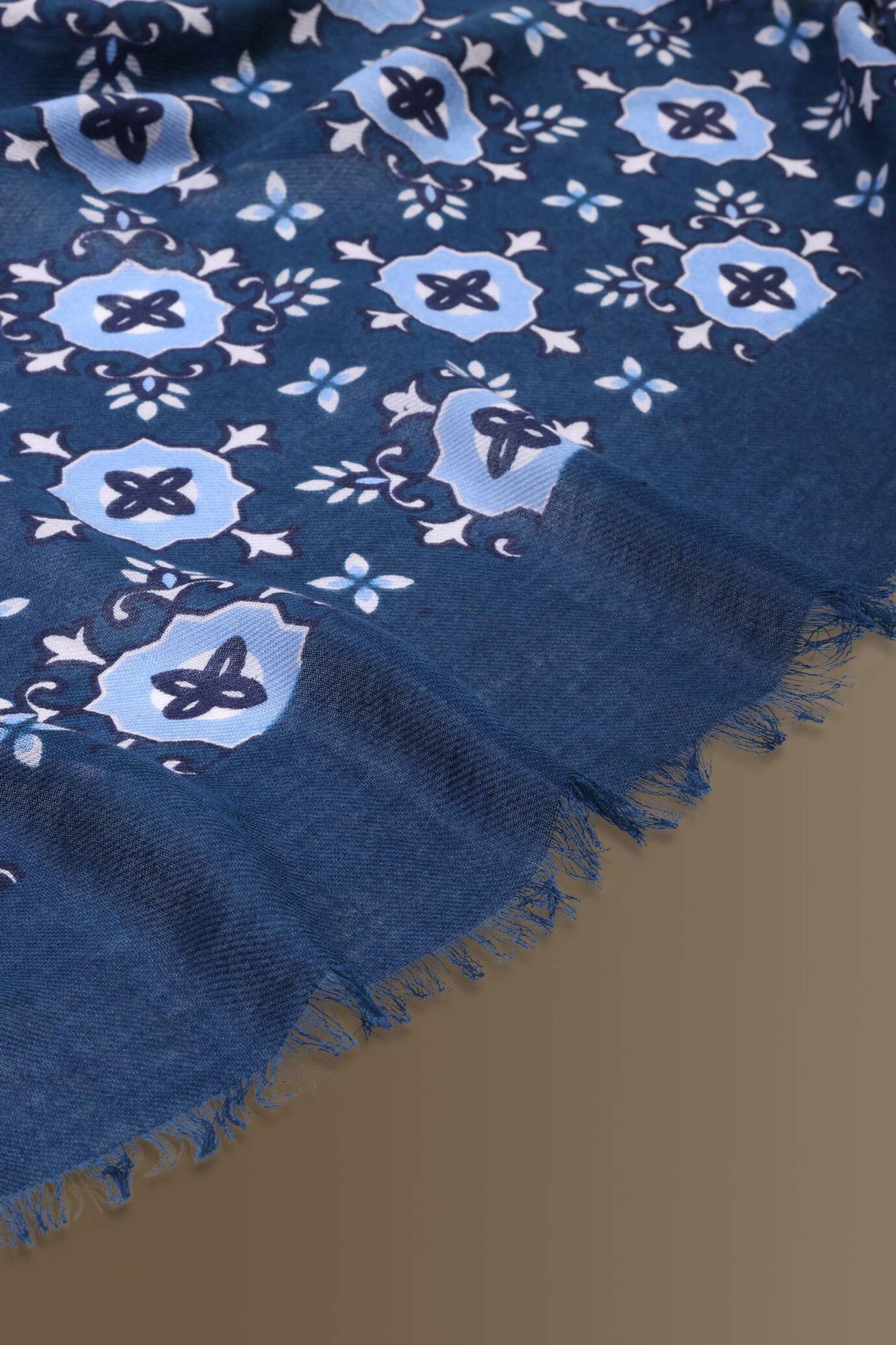 Shawl fancy design cotton fabric image number 1