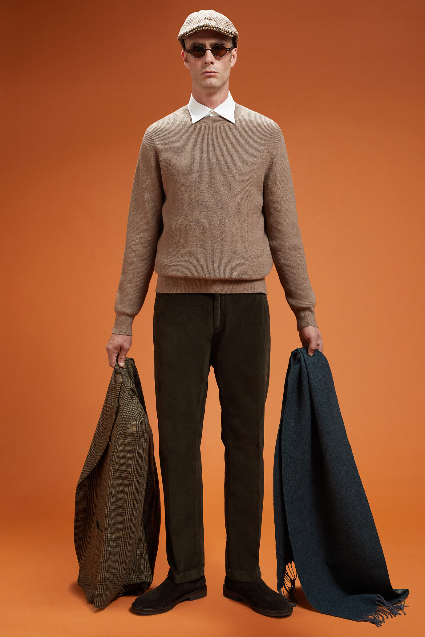 Pull homme, col rond, en côtes anglaises, coupe classique image number 1