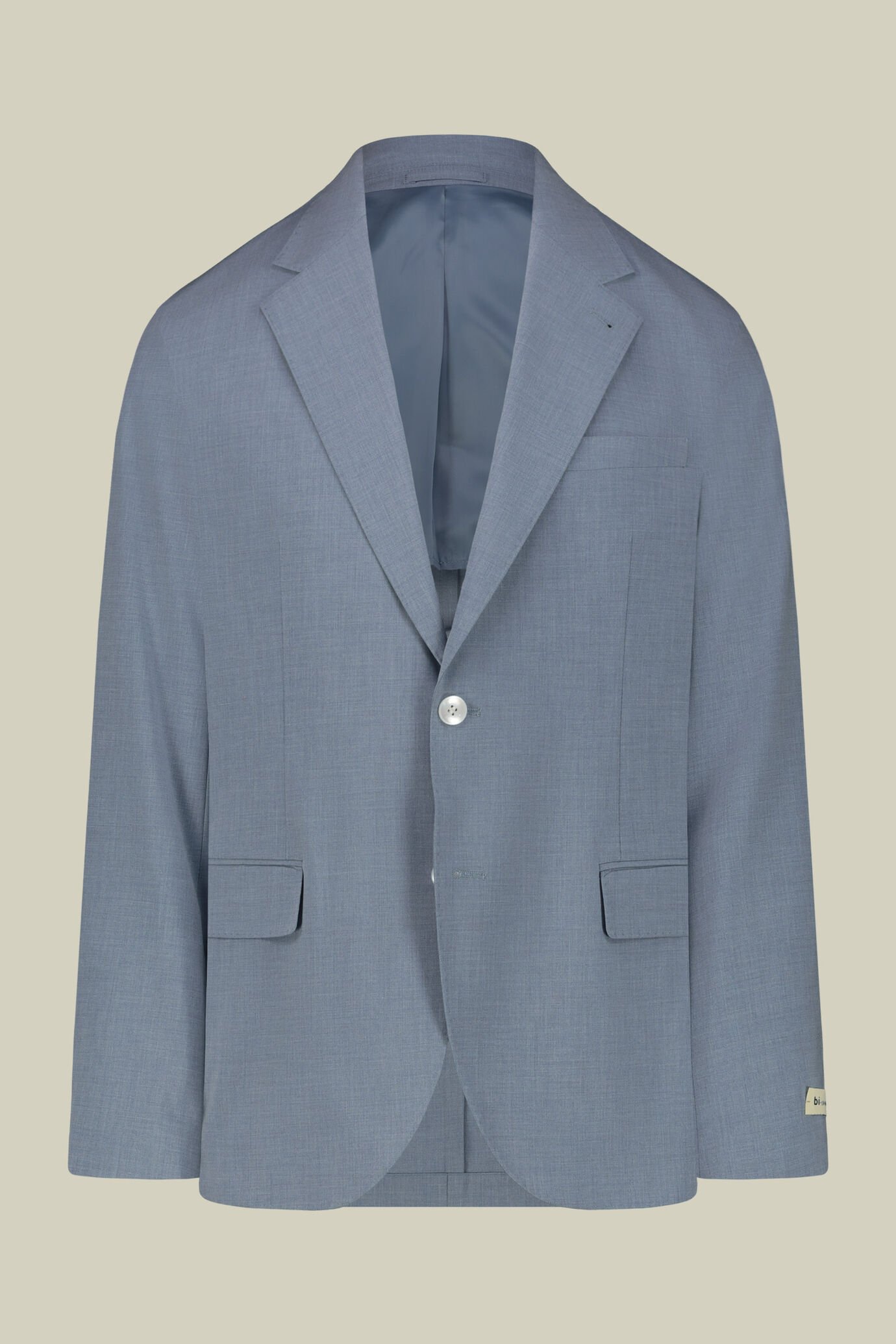 Single-breasted men's suit with single-pleat trousers in two-way stretch fabric