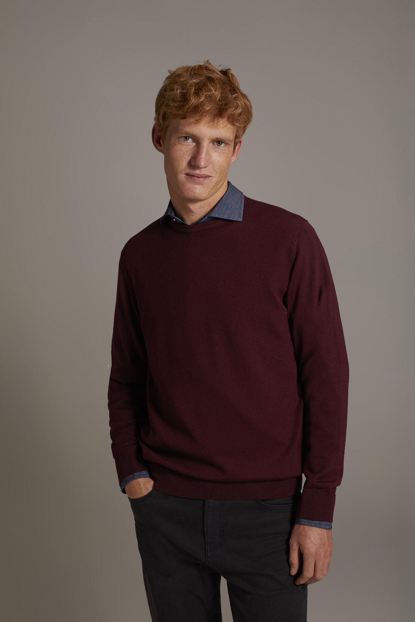 Maglia girocollo 100% lana merino extrafine image number 1